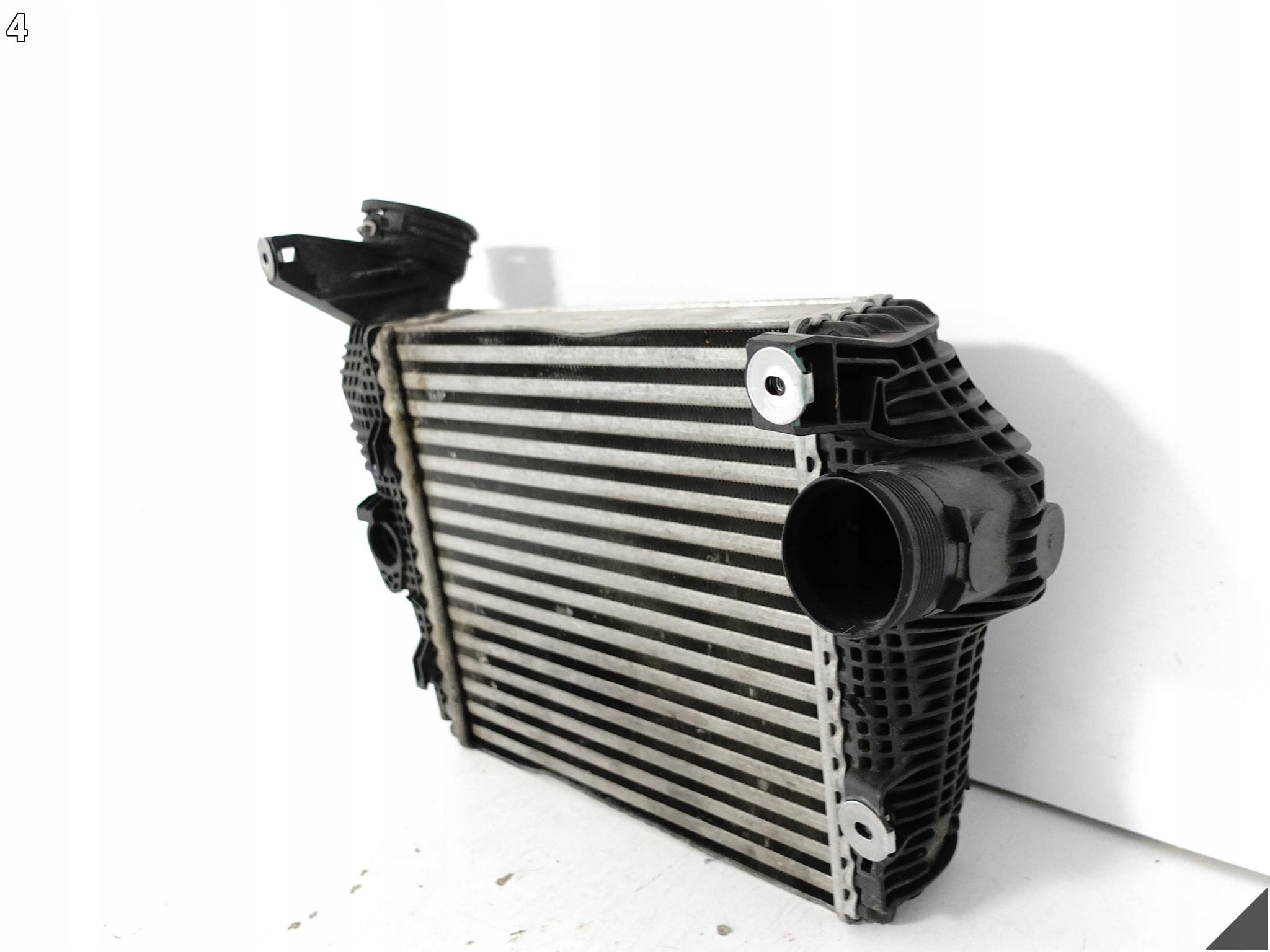PORSCHE MACAN 95B GTS TURBO 14-18 intercooler radiator air left
