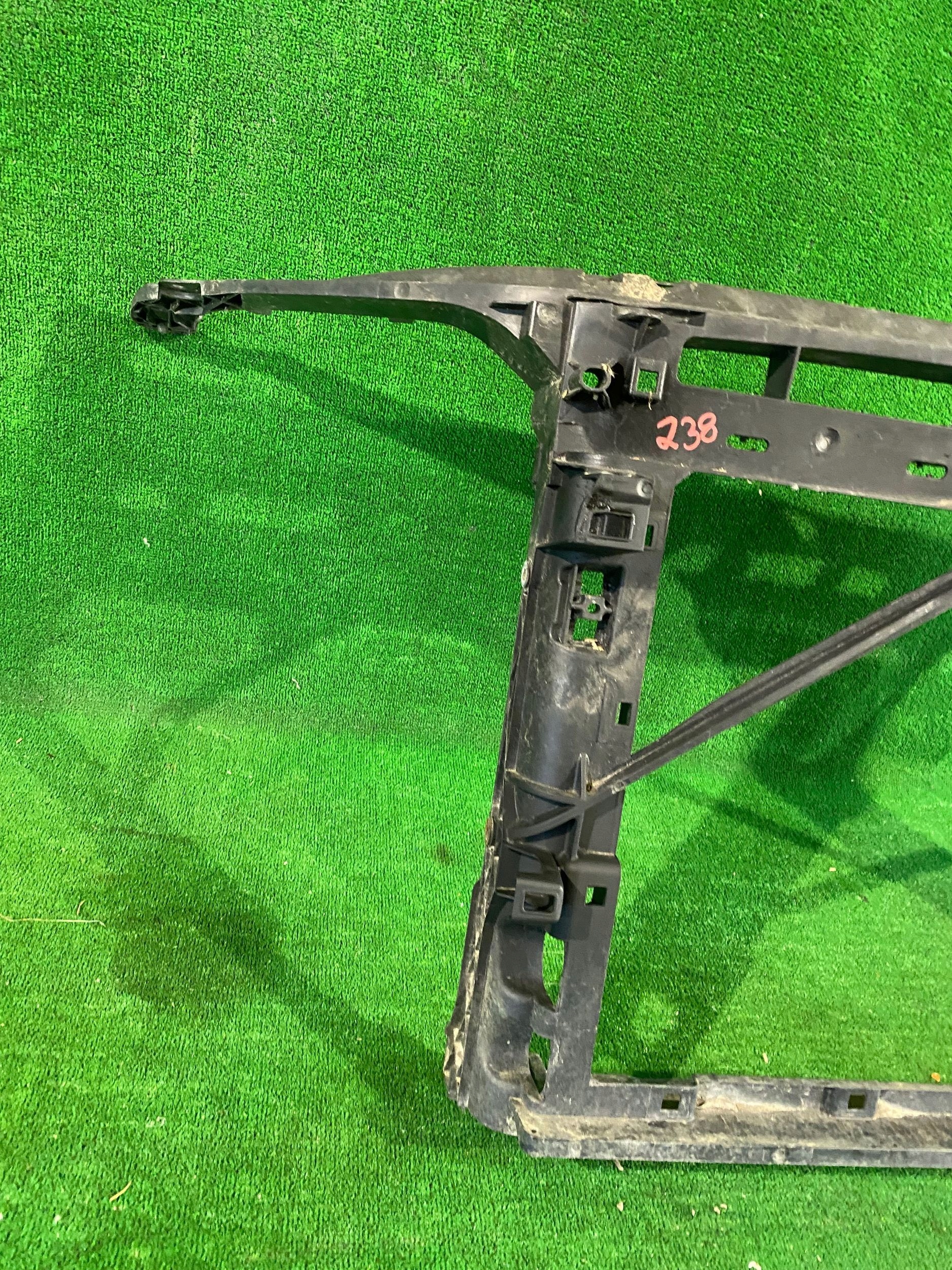 support panel for radiators pillar iron SKODA OCTAVIA III 12