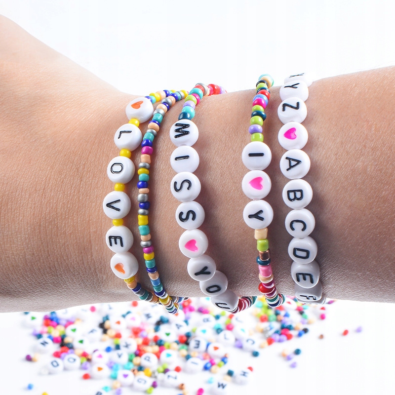 Zestaw do Robienia Bransoletek Literki Korale 4500 Wiek dziecka 6 lat +