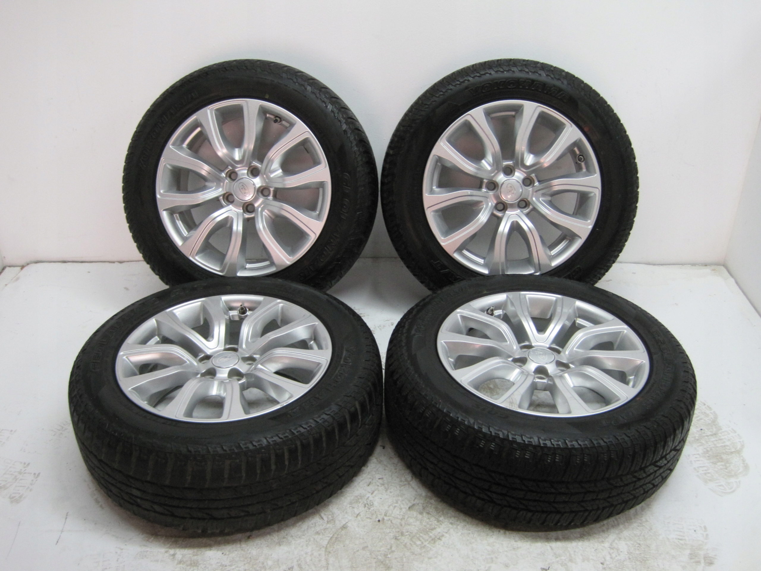 wheels discs tyres Range Rover Evoque R18 5MM M+S
