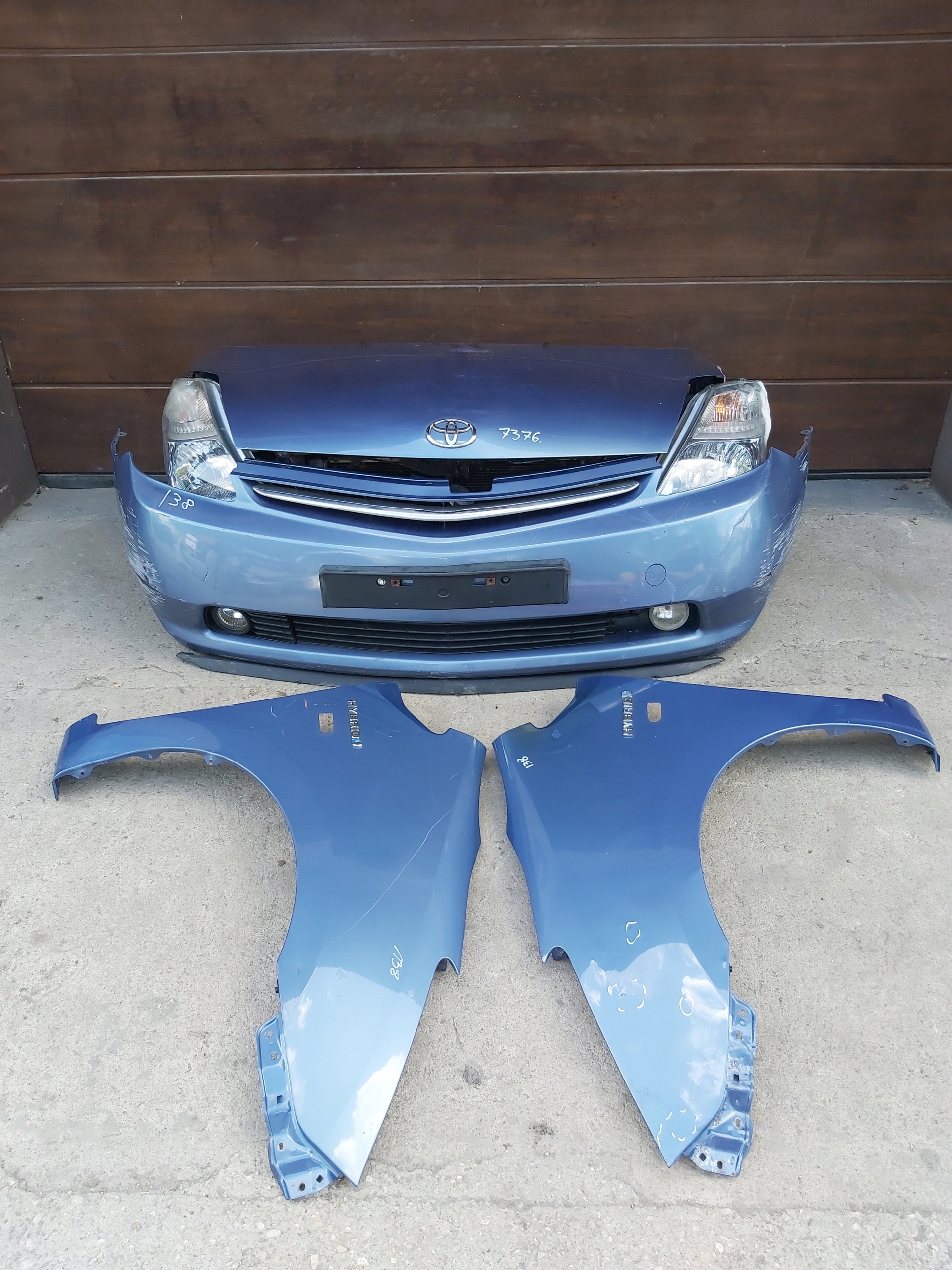 Toyota Prius II pas przedni maska zderzak przód