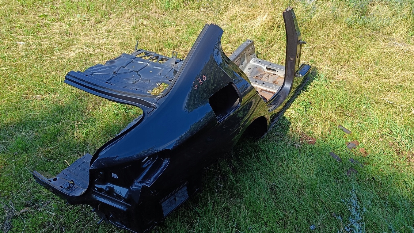 BMW 5 G30 F90 M5 ĆWIARTKA TYŁ PRAWA TYLNIA PRÓG SŁUPEK Producent części BMW OE