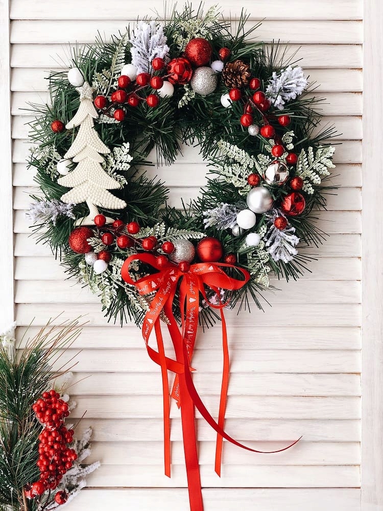 WIANEK ŚWIĄTECZNY STROIK NA DRZWI CHOINKA BOMBKI Kod producenta WS097