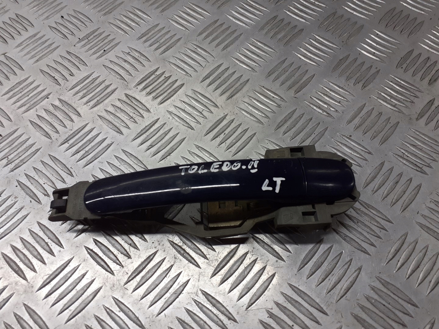 KLAMKA LEWA TYLNA ZEWNĘTRZNA SEAT TOLEDO II LA56