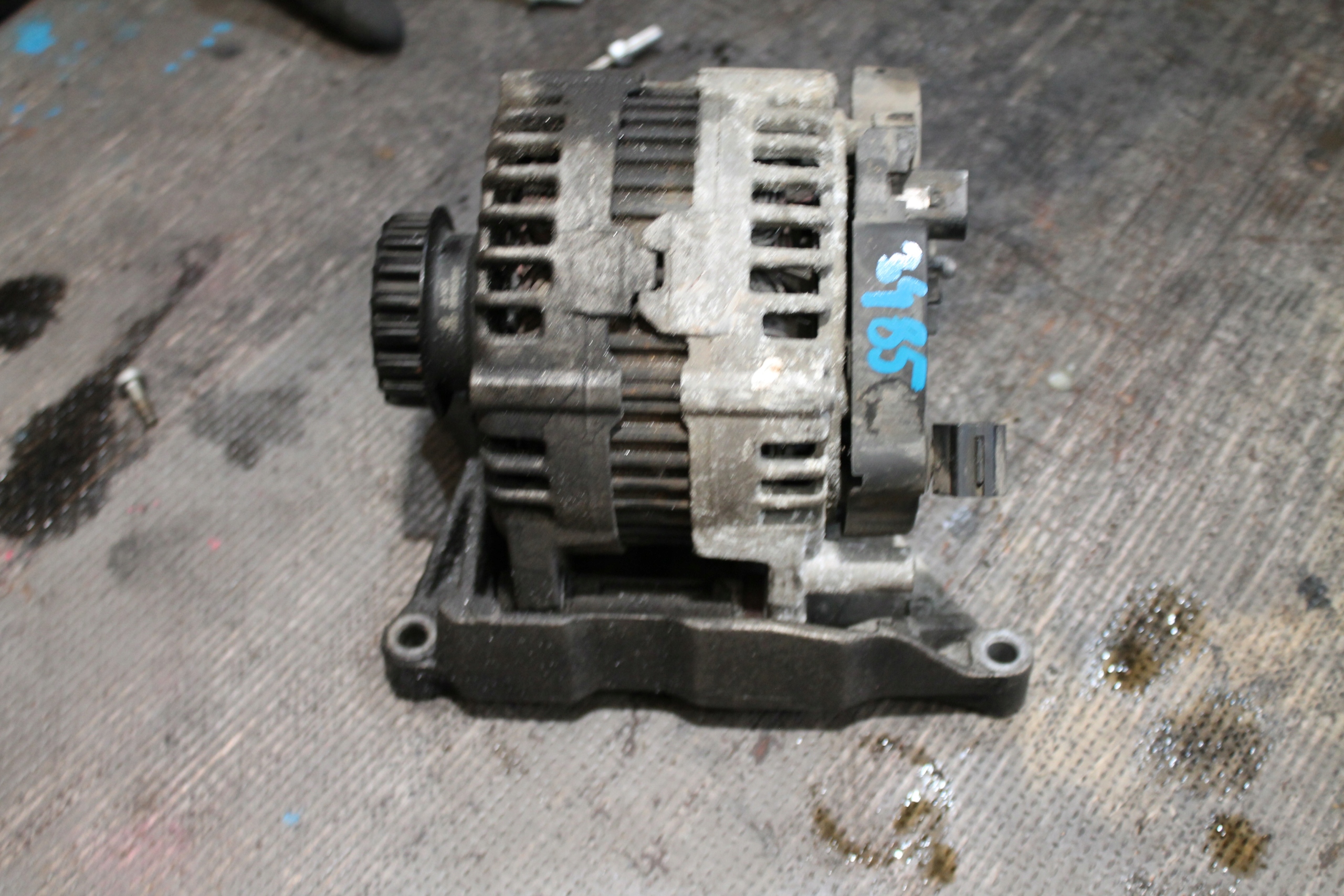 3485. alternator VW T5 2,5 TDI 070903024B