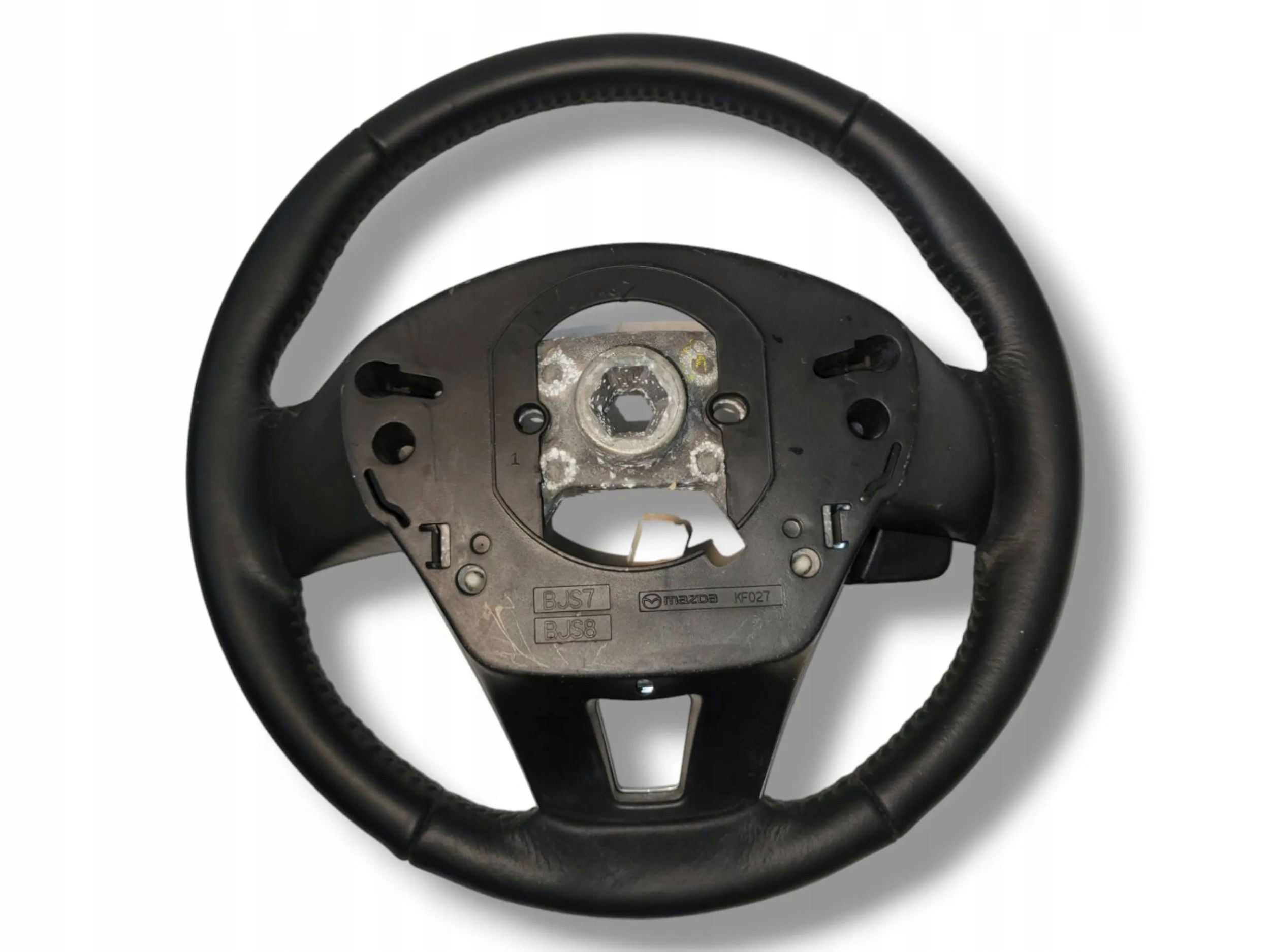 mazda 2 2015 руль
