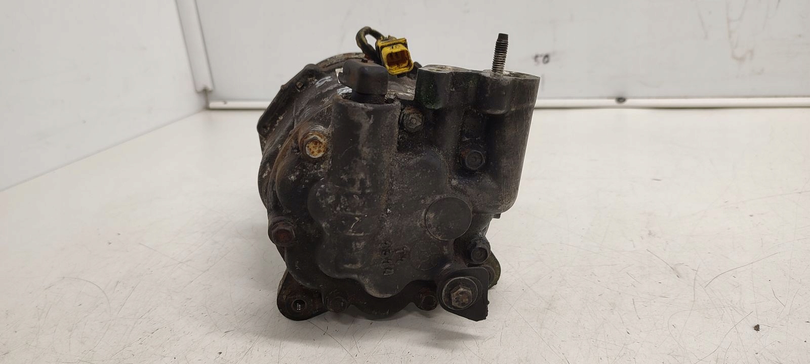 compressor of the air conditioning compressor; Citroen C6 2,7 HDI