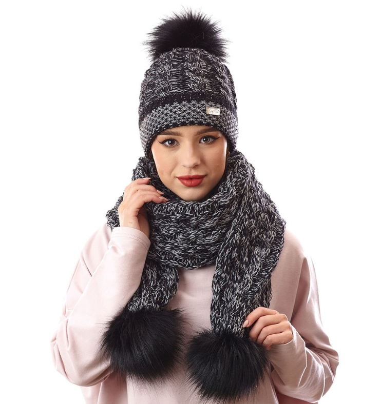 Dámský komplet čepice s bambulí a zimní šálou