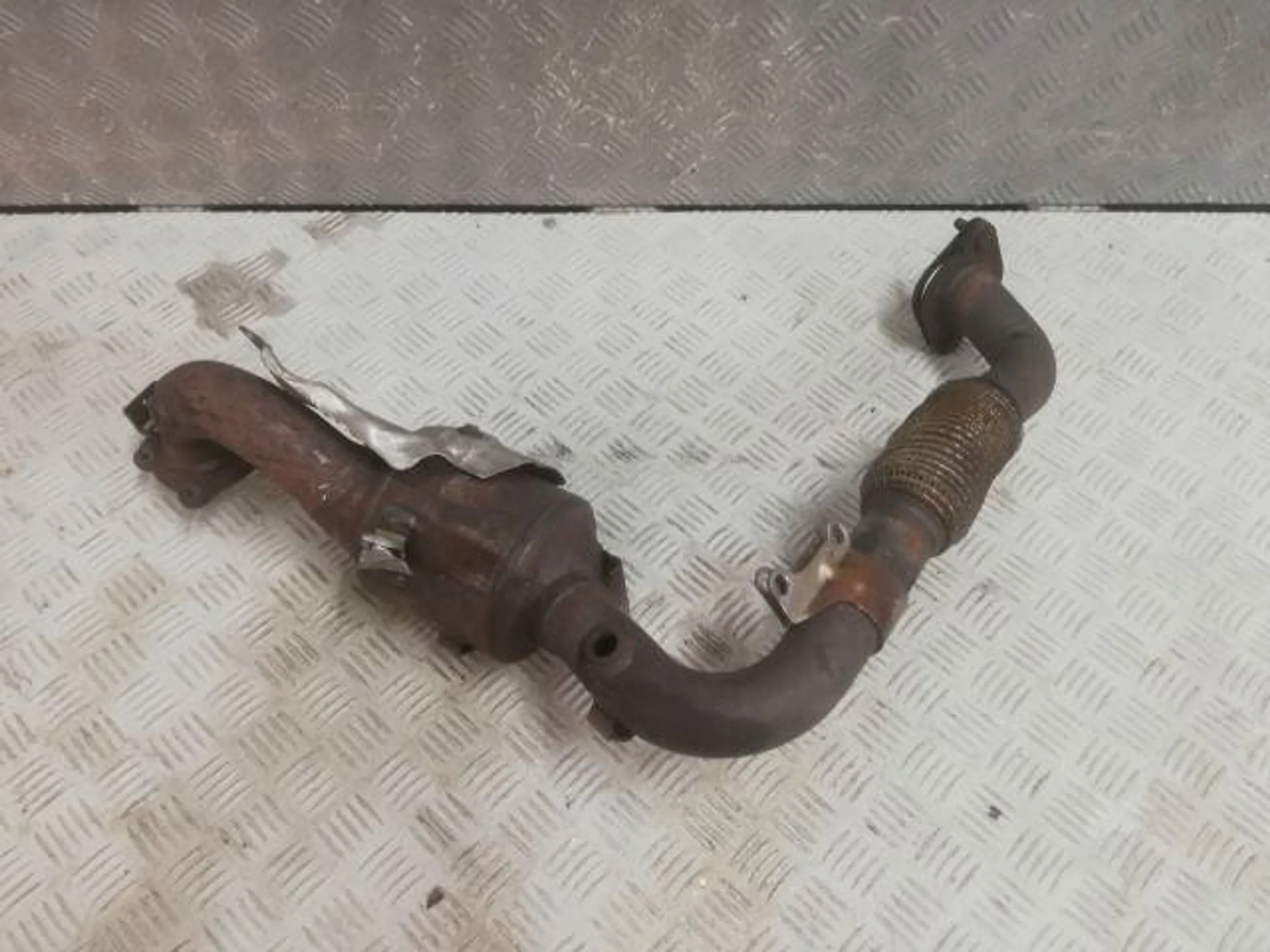 CM515E211CE - Ford C-MAX MK2 1.0 EcoBoost каталізатор