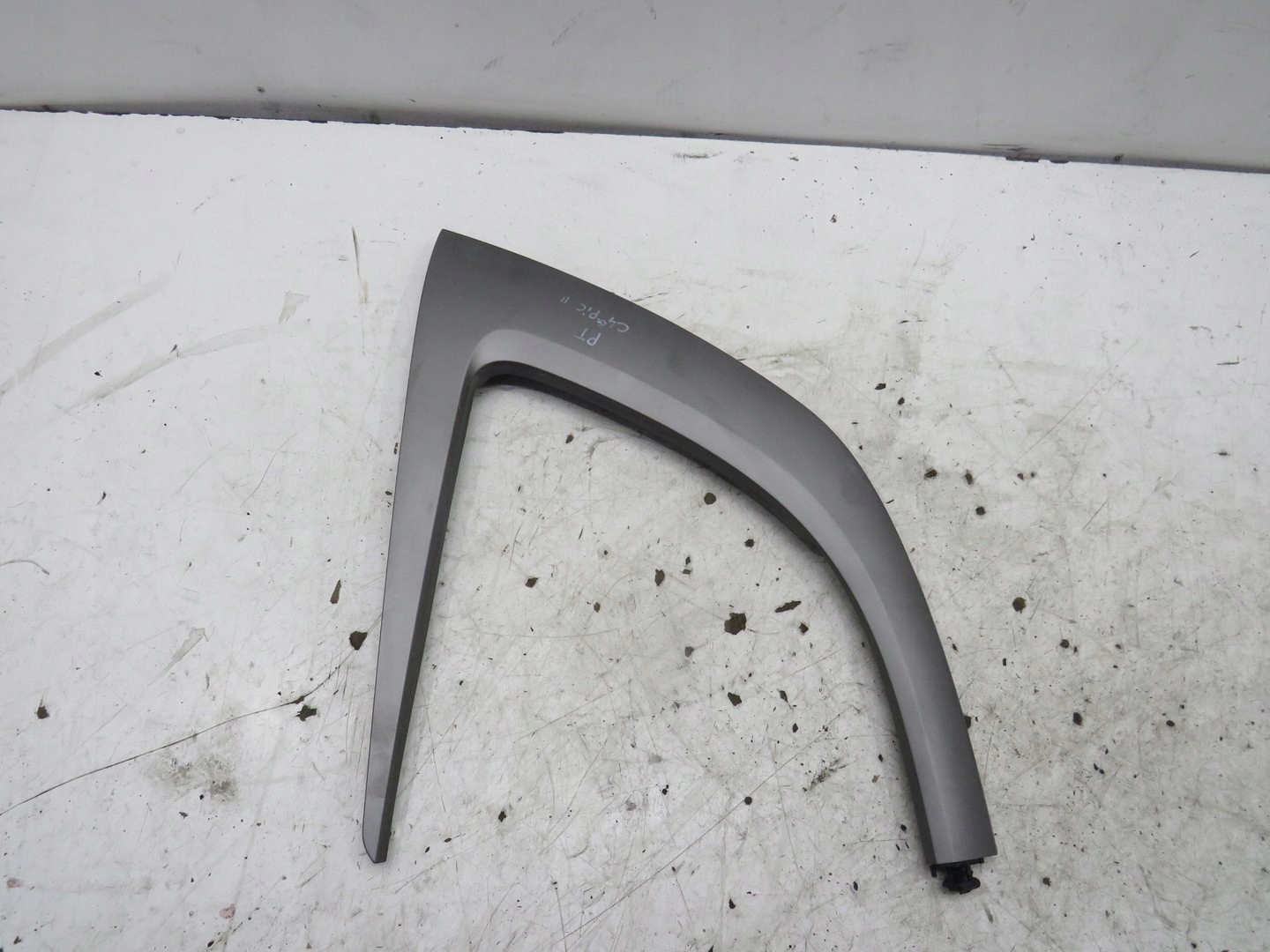 LISTWA SZYBY PRAWY TYŁ C4 GRAND PICASSO II Producent części Citroen OE