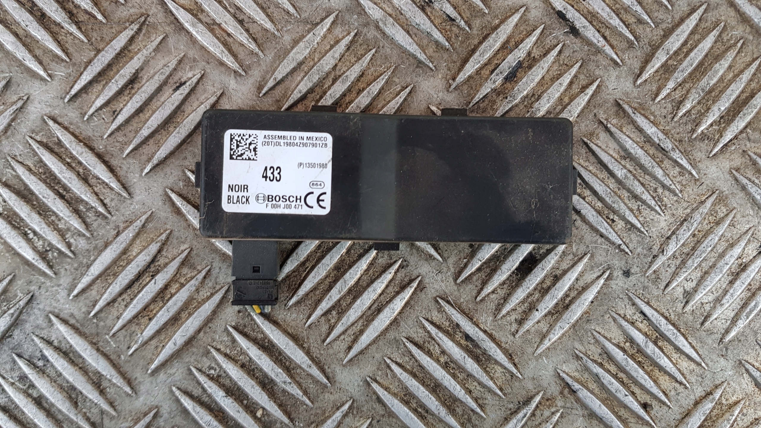 OPEL INSIGNIA Module Central de la serrure 13501980