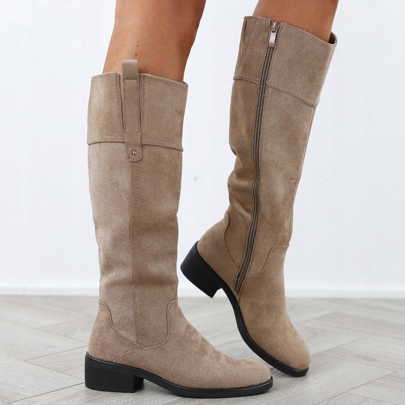 Béžové hnědé dámské klasické zateplené ploché kozačky na zip