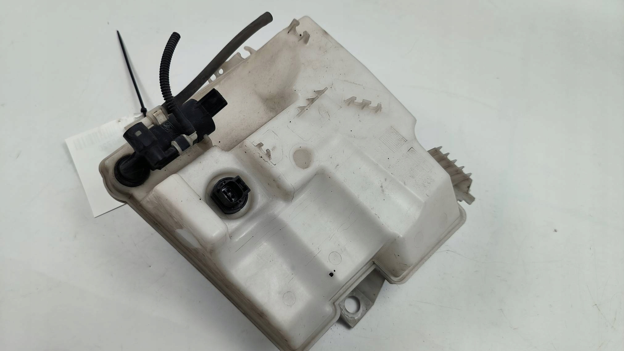 washer fluid tank BV61-17B613-CA FORD FOCUS MK3 LIFT