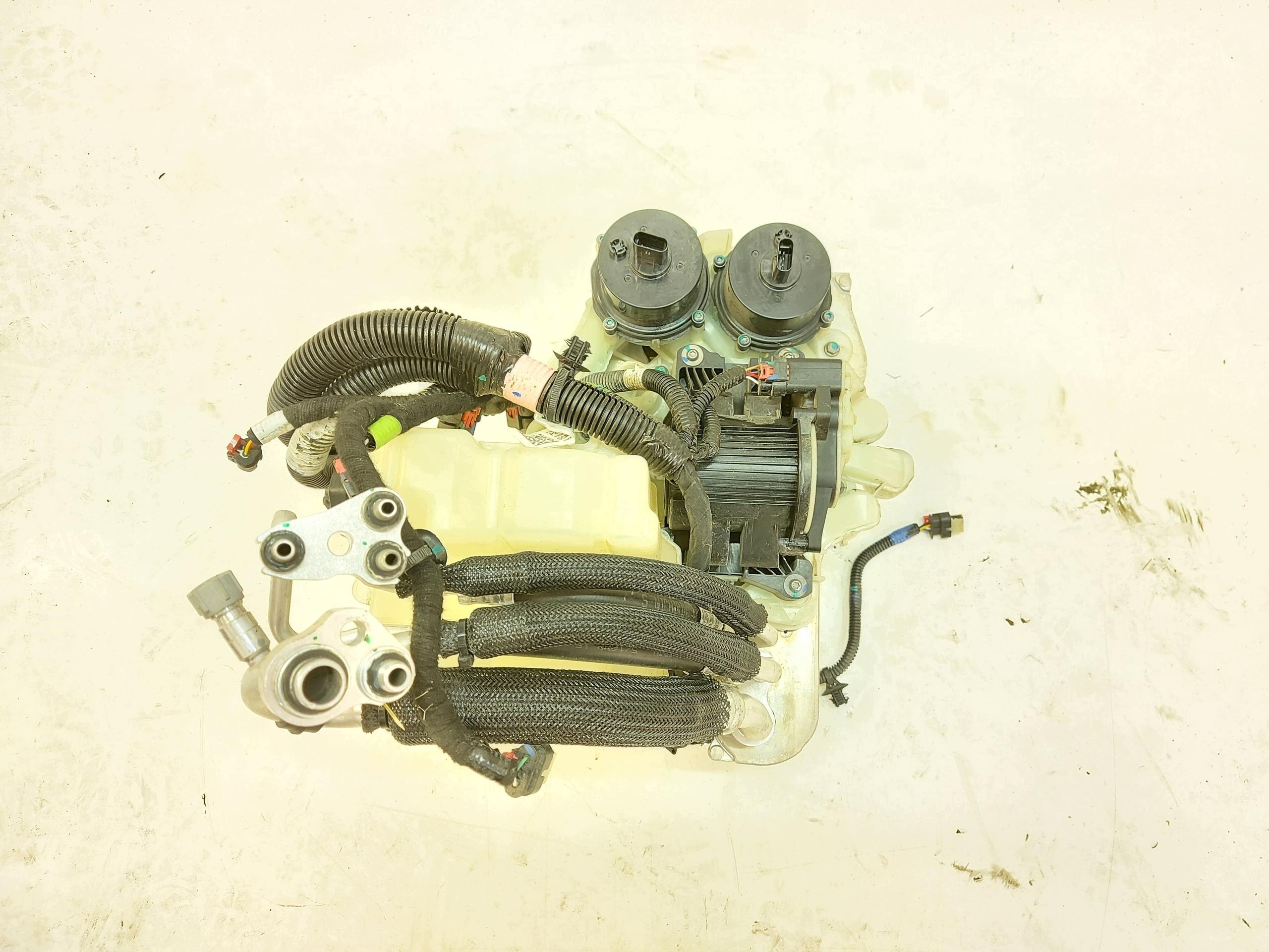 TESLA MODEL 3 2022r pumpa tepla hadice 1523003-00-B