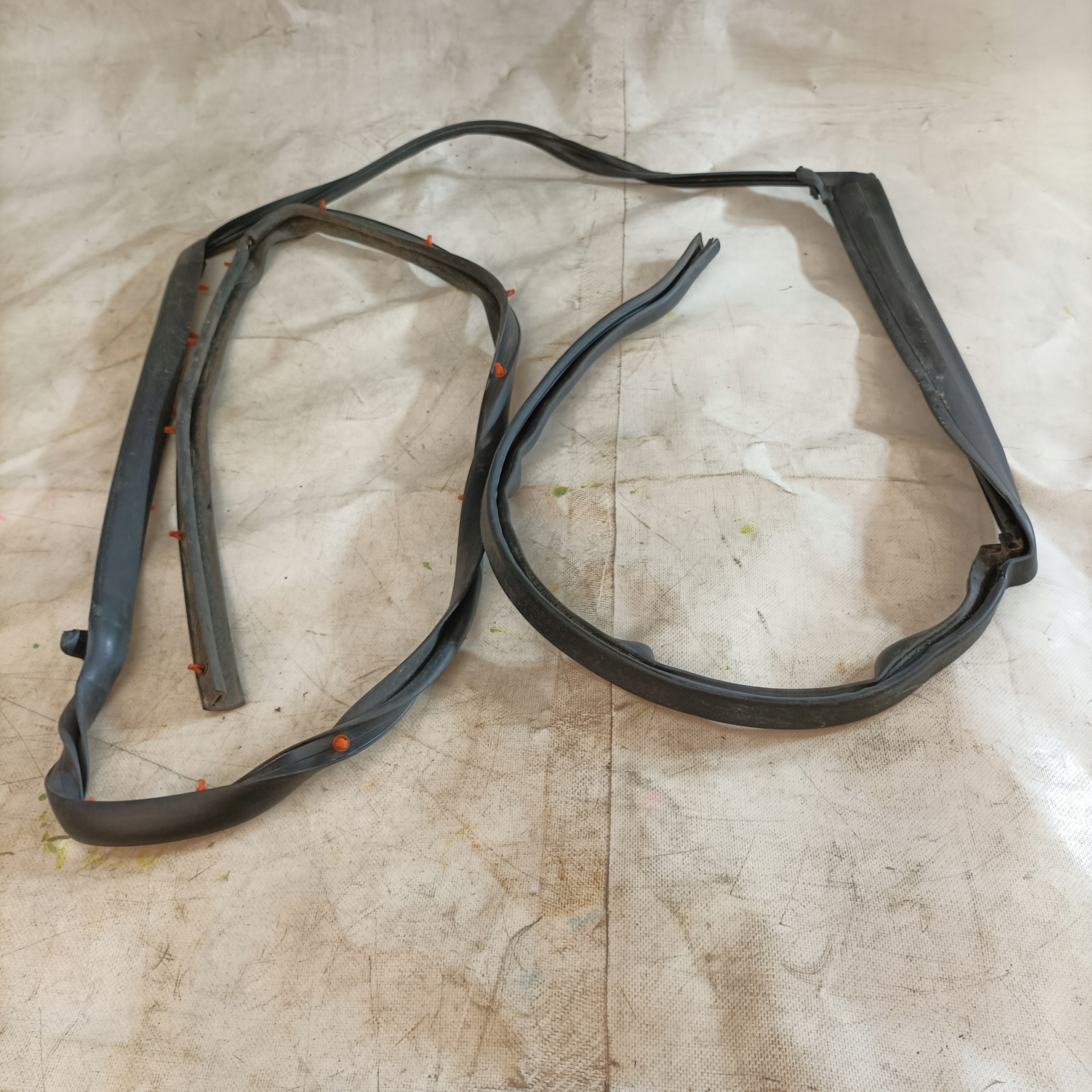 JX63-250A21-A - Jaguar XF 2.2 15-ущільнення дверей лівий задній США