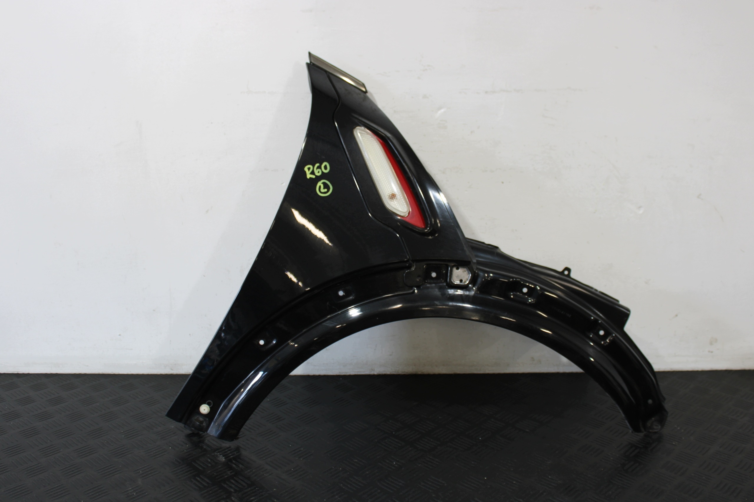 fender right front front MINI COUNTRYMAN R60 2.0D