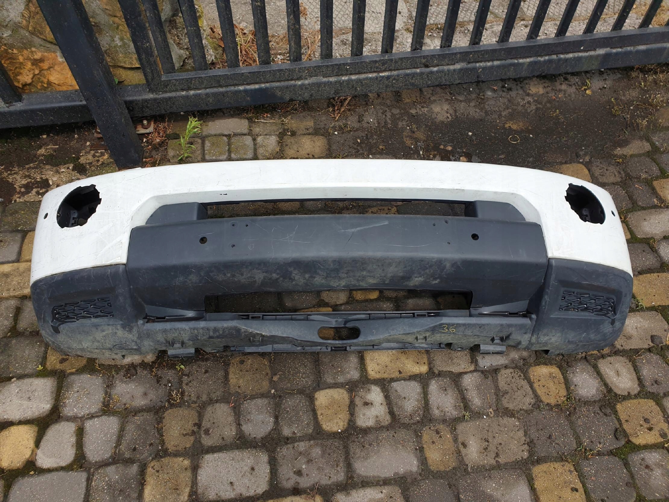 bumper front LAND ROVER DISCOVERY AH22-17F775-AC