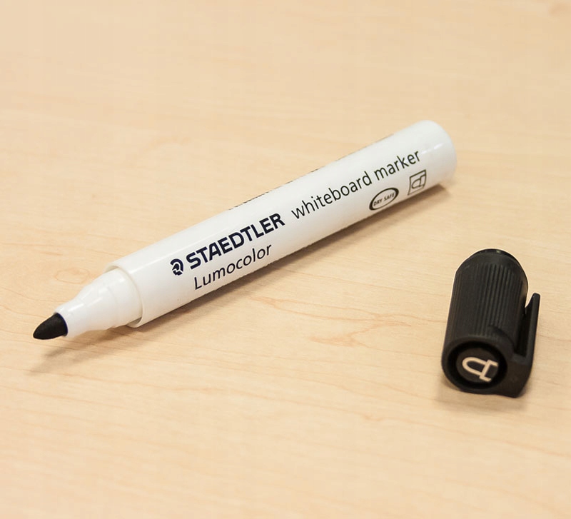 CZARNY marker suchościeralny LUMOCOLOR Staedtler Rodzaj suchościeralny zmazywalny