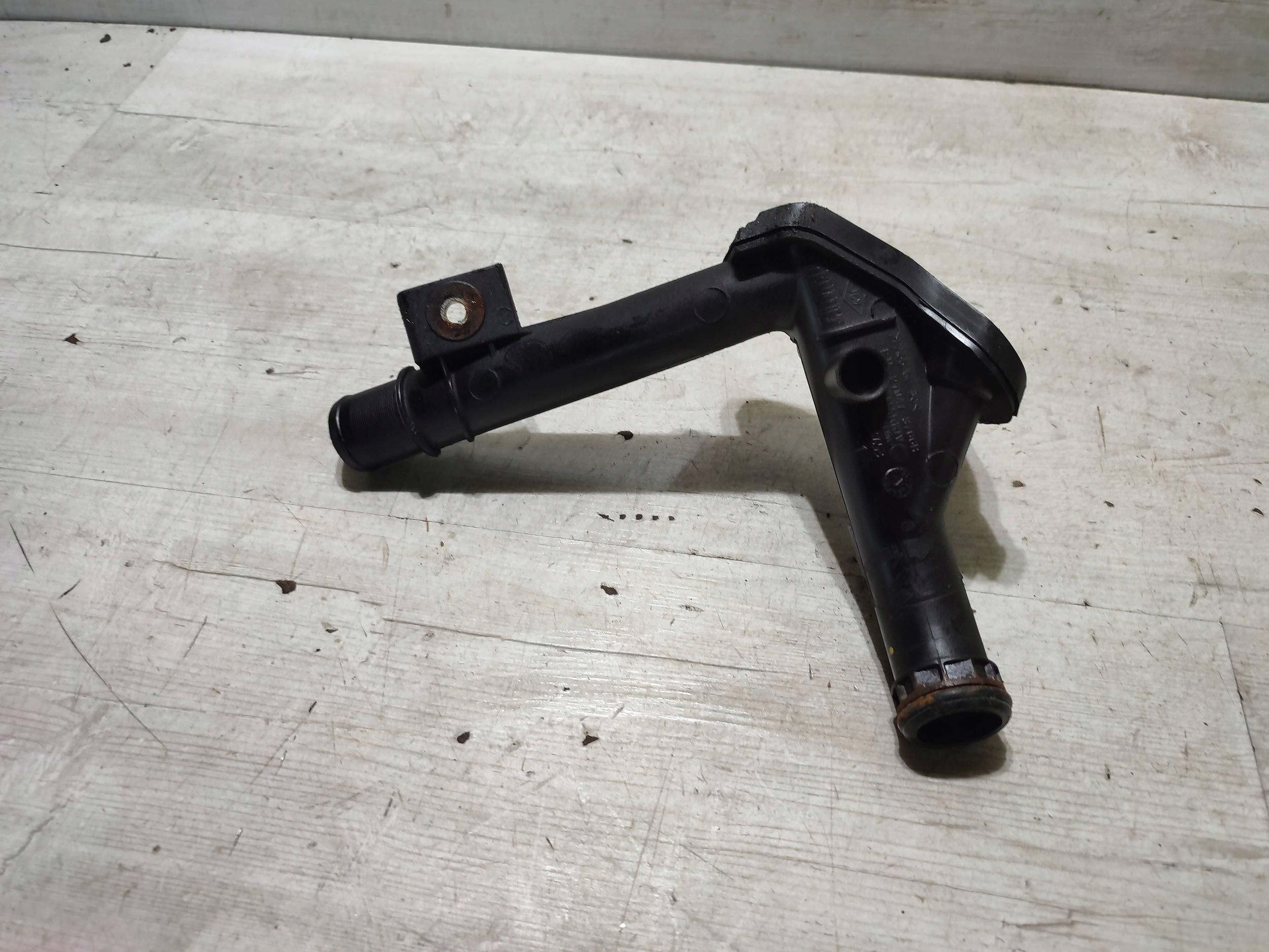 Mercedes-Benz GLA W156 2015 wiring / hose radiator