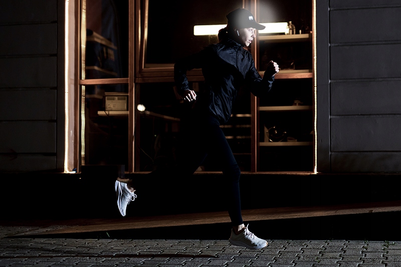 CZAPKA LED Z DASZKIEM LATARKĄ na USB MOCNE DIODY dla Wędkarza Sportowca Cechy dodatkowe diody