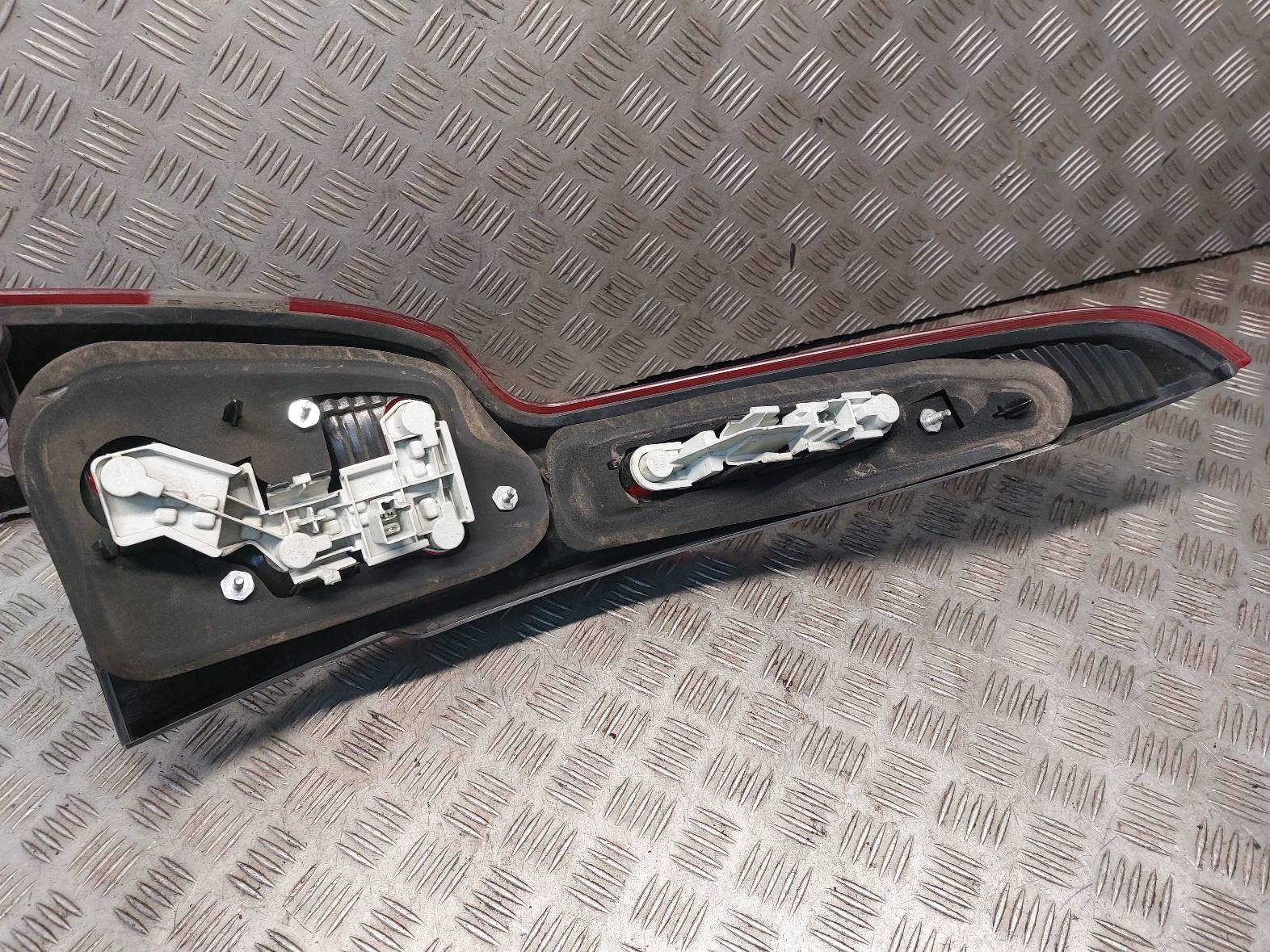 light right rear part VOLVO V50 and 30678748