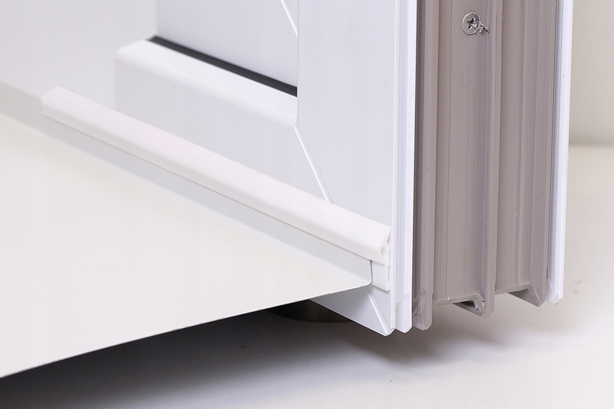 Uszczelka do parapetów kolor grafit antracyt 1mb Kod producenta 100-01-GRAFIT