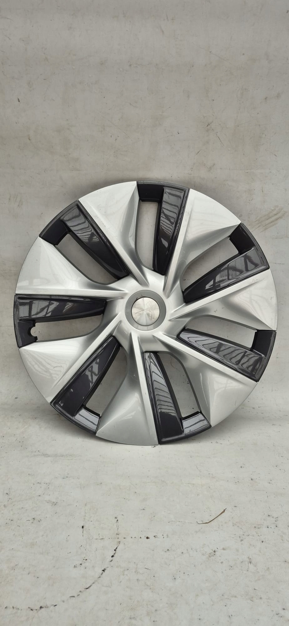 TESLA MODEL Y 19" cover 1044235-00-B