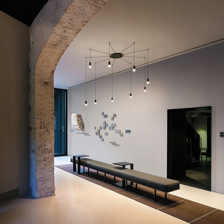 UCHWYT PRZEWODU W OPLOCIE STROPOWY ŚCIENNY BIAŁYM Kod producenta 00045