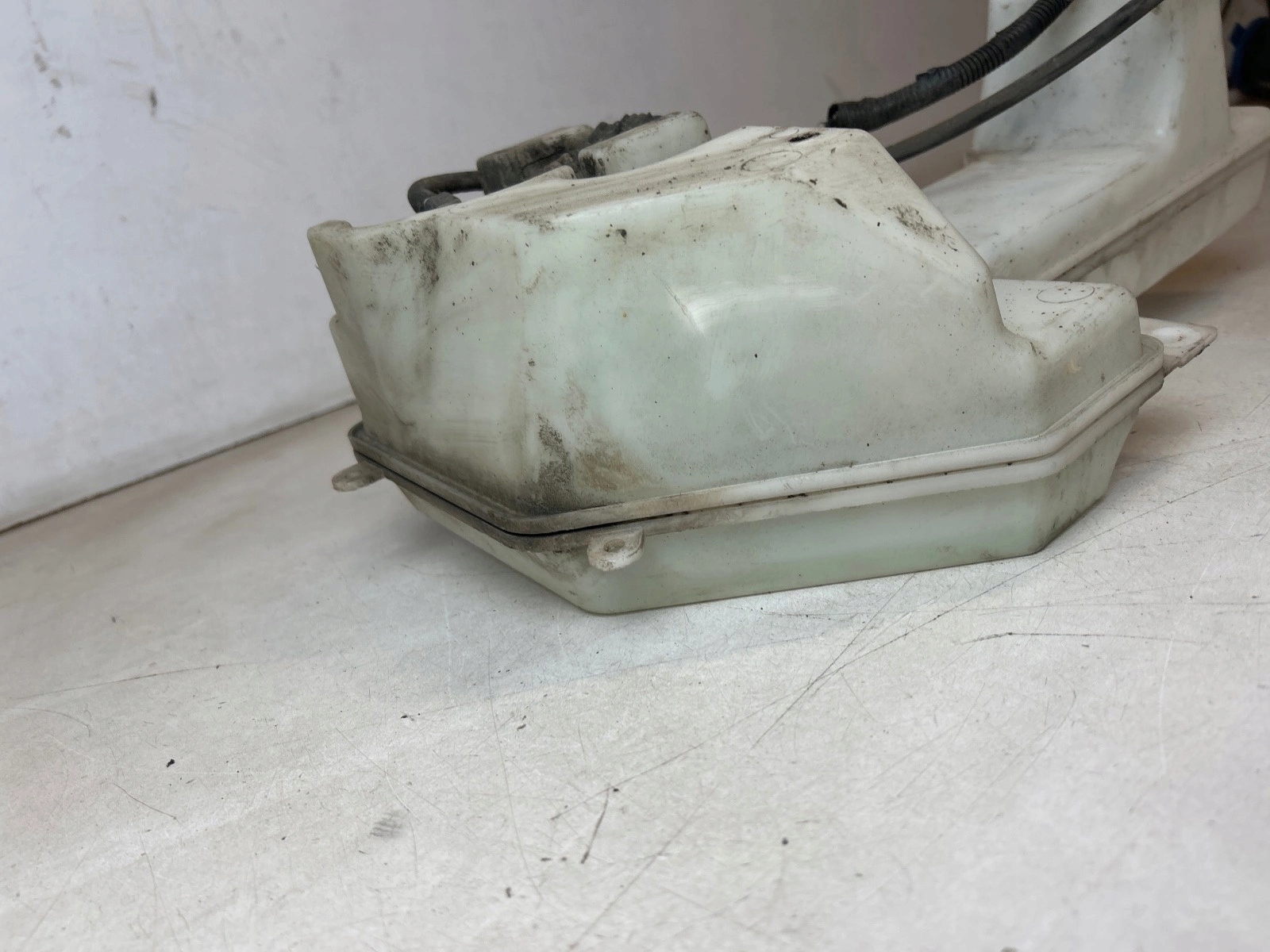 washer fluid tank Ford Transit Custom MK8
