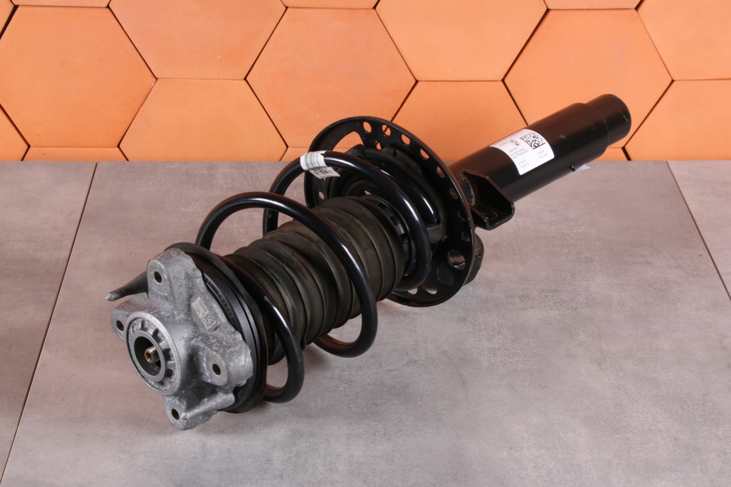 BMW G21 318d 320d 318i 320i 330i shock absorber right front front 6888488