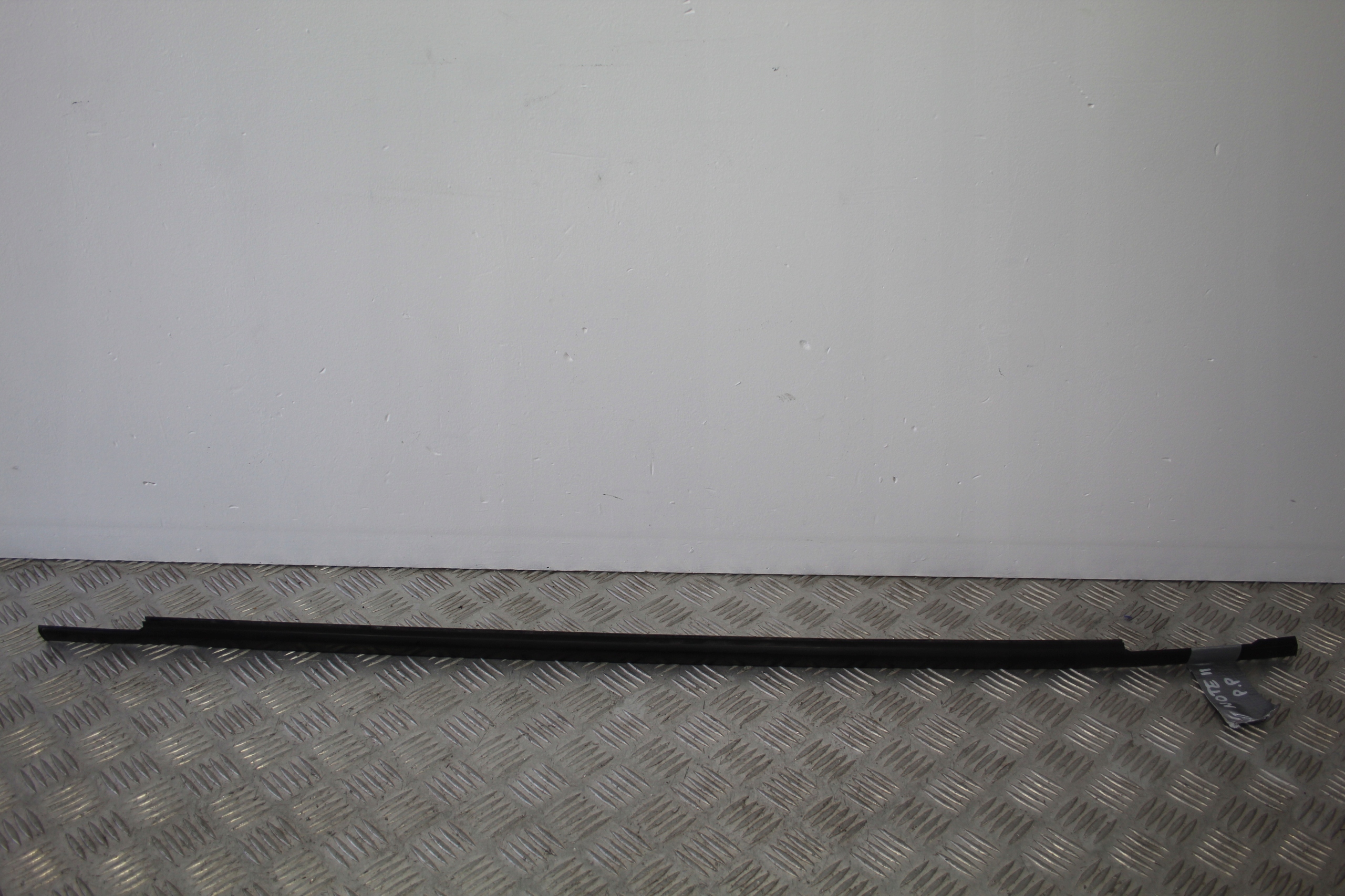 moulding dust door front NISSAN NOTE II 2