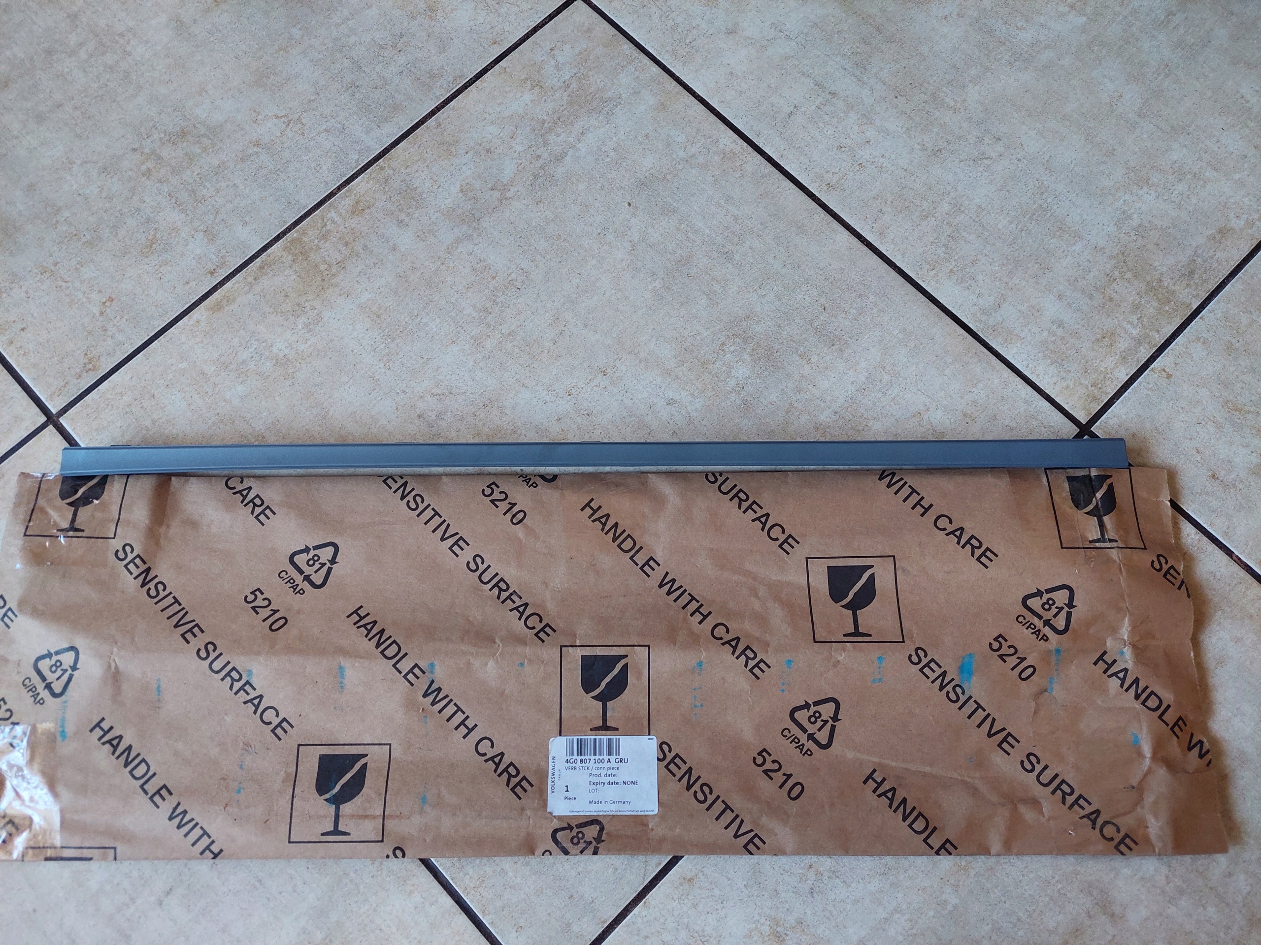 НАКЛАДКА БАМПЕРА - ПЕРЕД - AUDI A6 C7 - ALLROAD -g0 - НОВОЕ