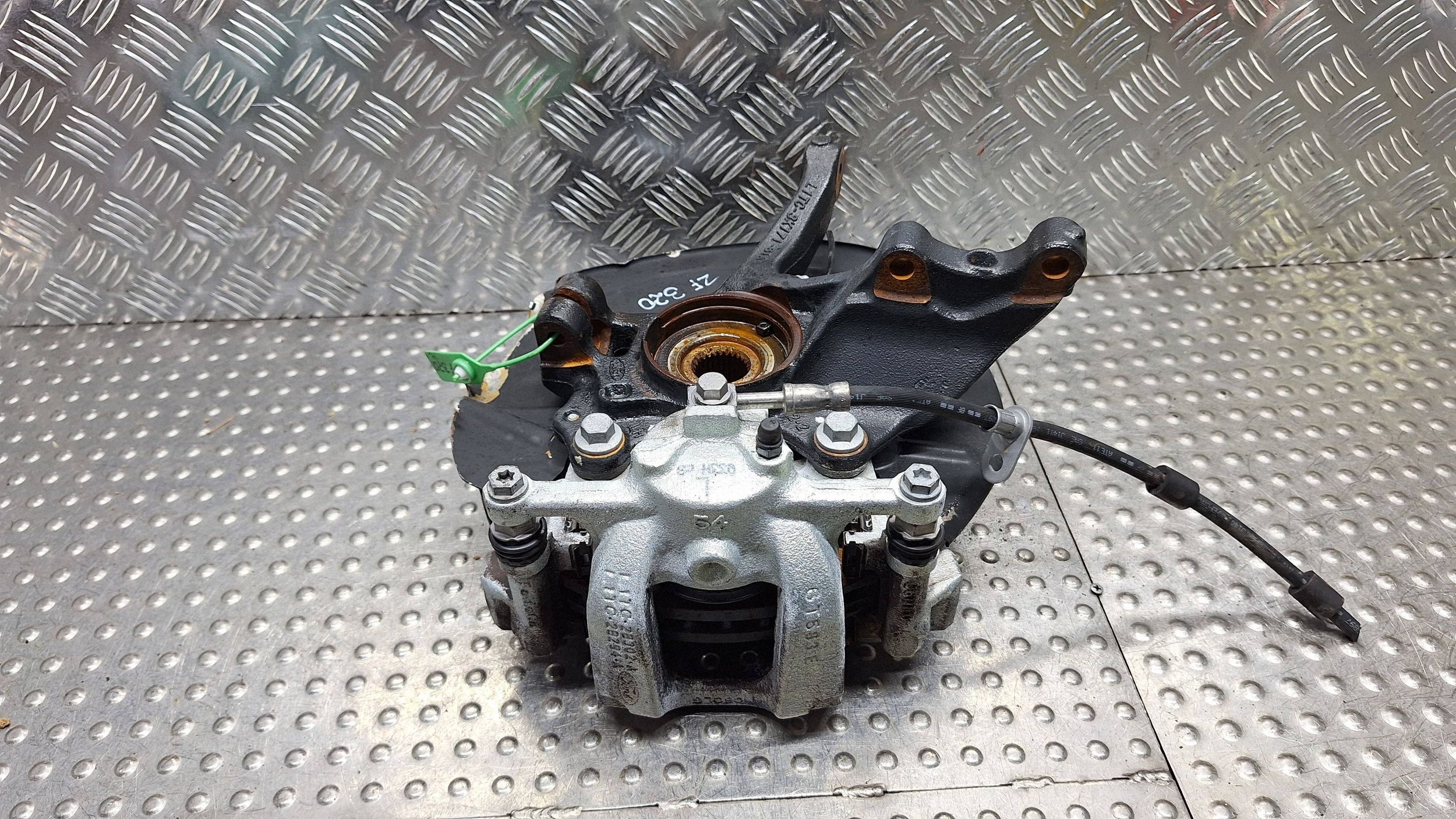 otoč čepu kotouč levý předek L1TC-3K171-B1A FORD PUMA MK2