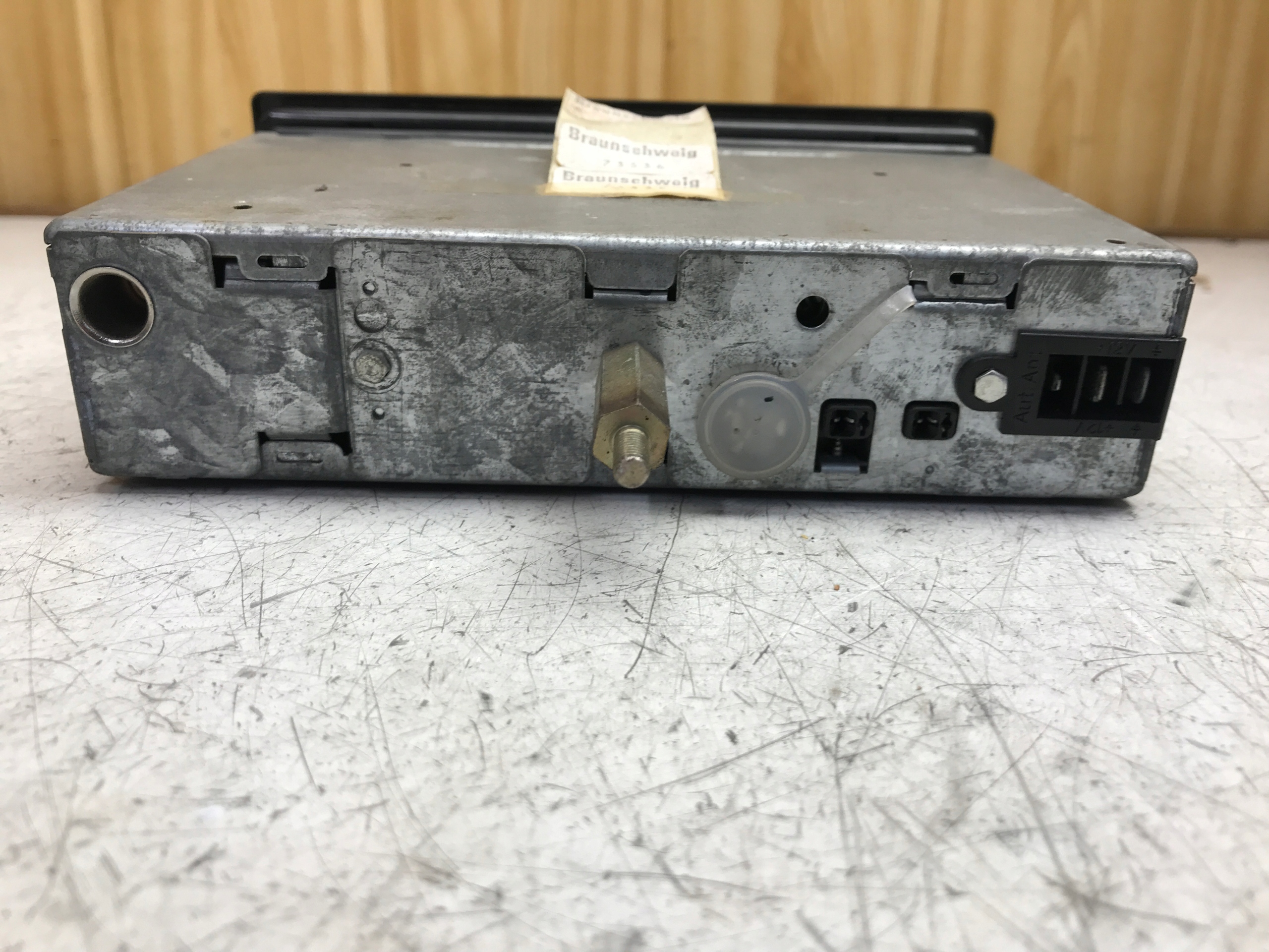 RADIO SAMOCHODOWE MUU VW AUDI 171035155D RETRO