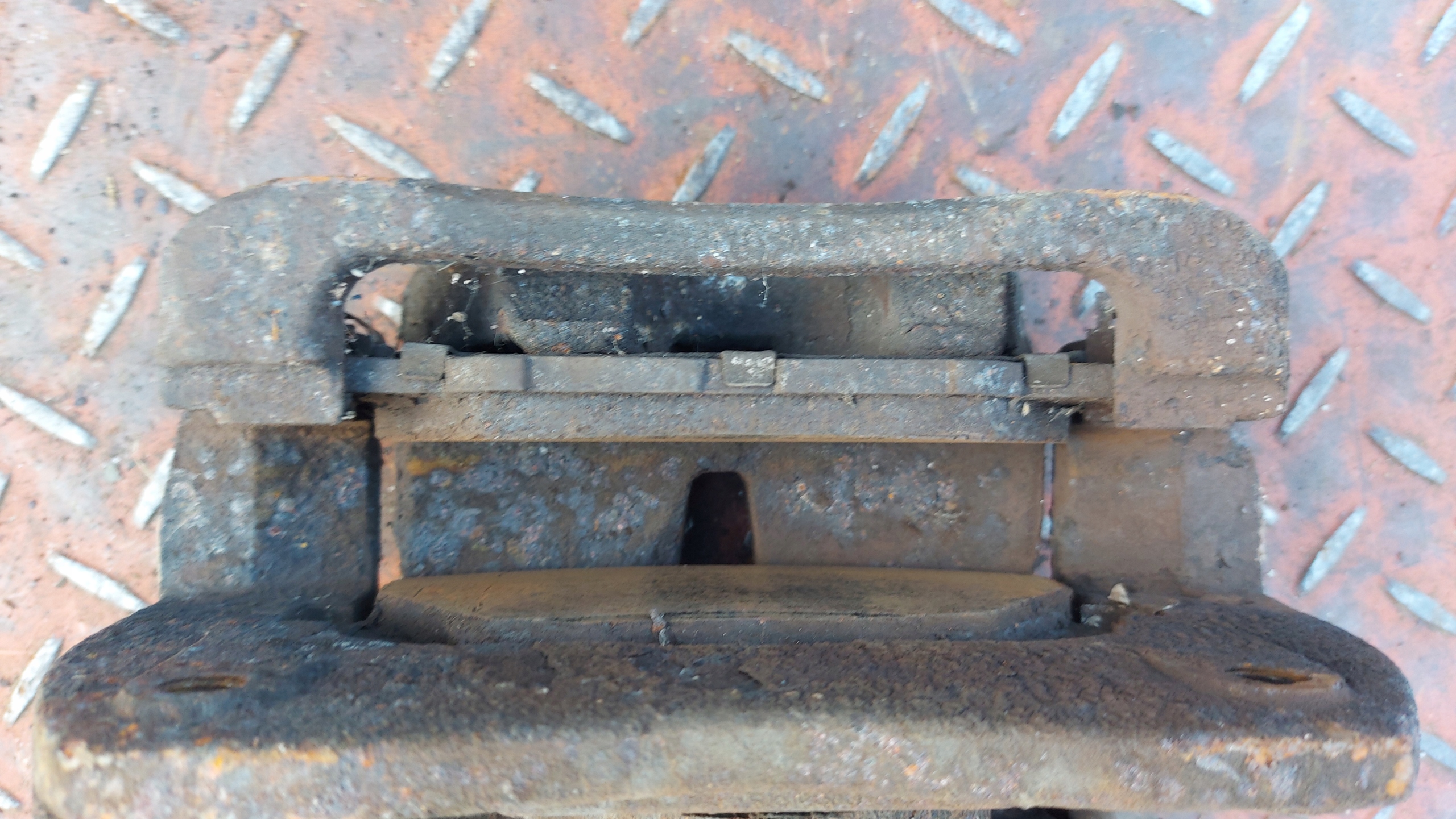 caliper brake right front TOYOTA RAV4 III 2,2 177KM