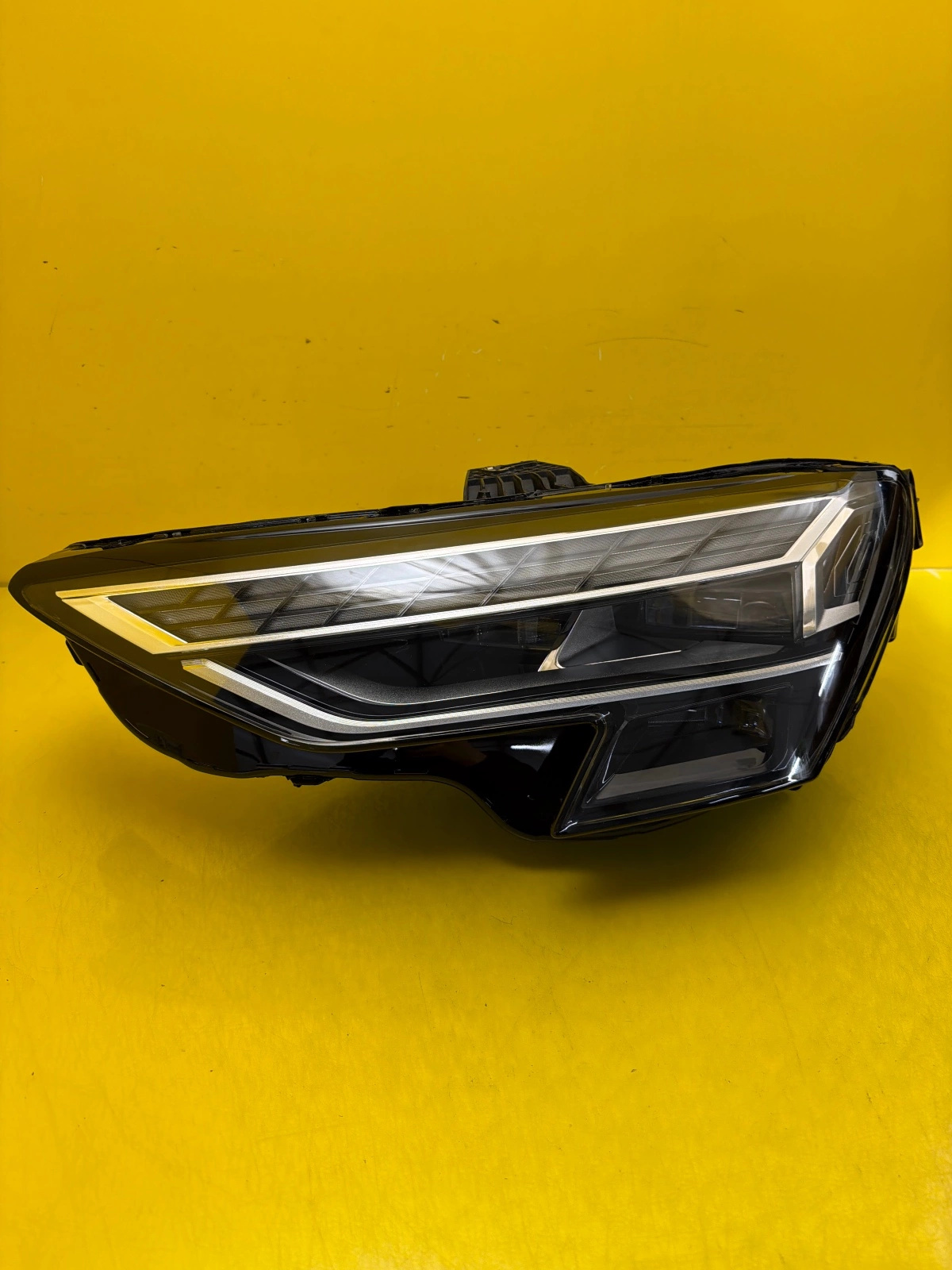 light left Audi A3 8Y Lift 2024- Matrix 8Y0941035H