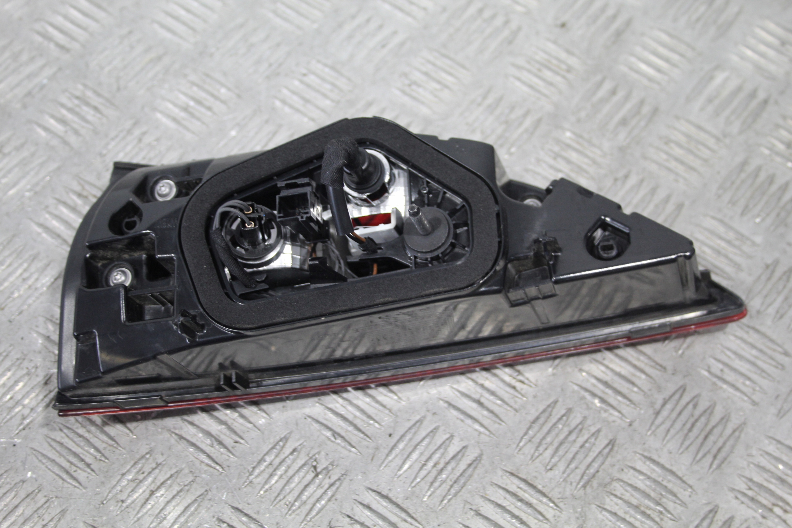 light left rear part OPEL GRANDLAND X 81670101