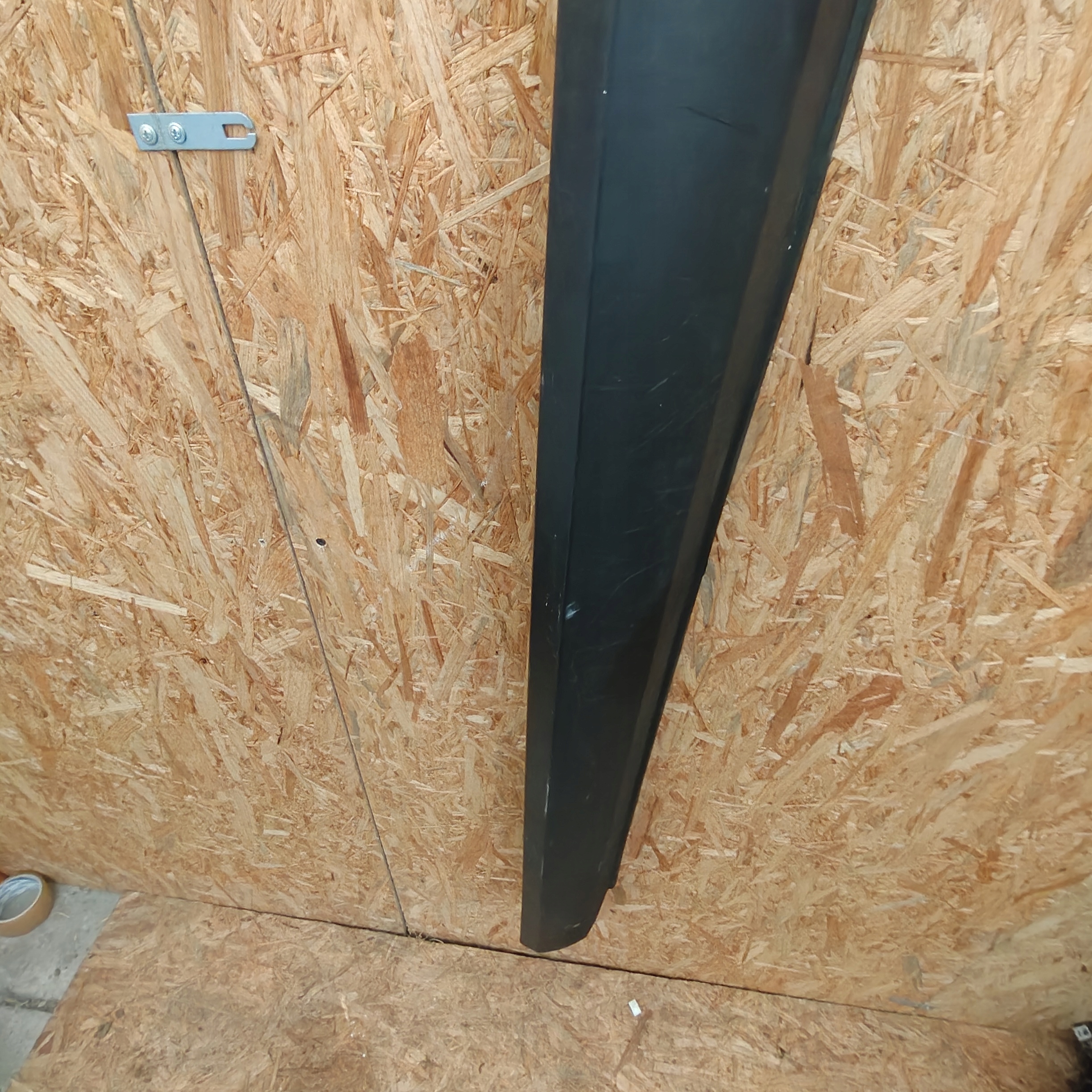 moulding threshold left PEUGEOT 2008 and 82018Z03