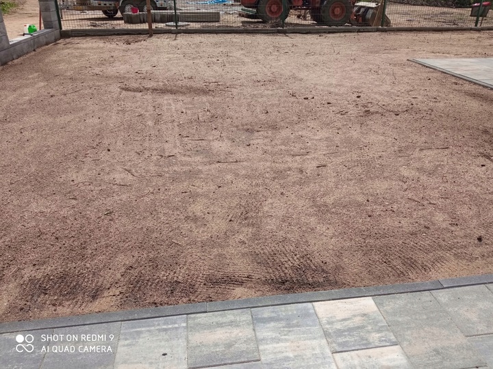 RĘCZNY NIWELATOR TERENU levelawn, level rake 90 cm Materiał głowicy metal