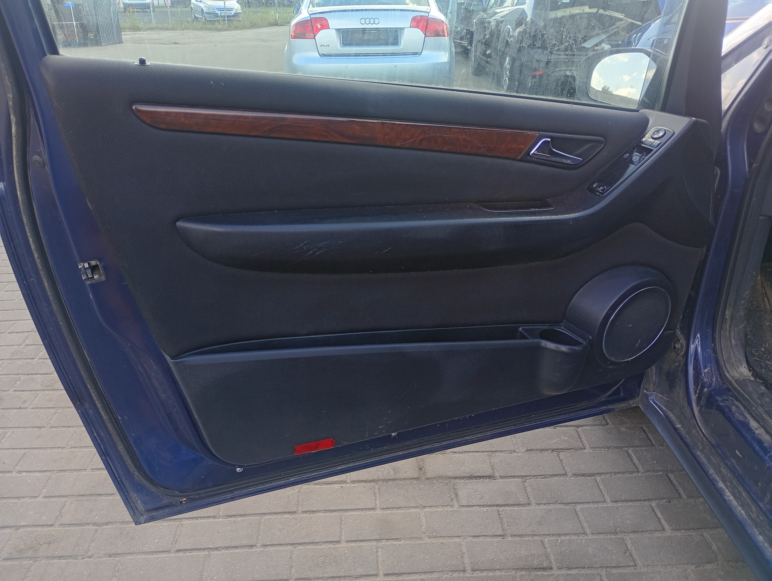 upholstery side left front Mercedes A-KLASA W169 04-12