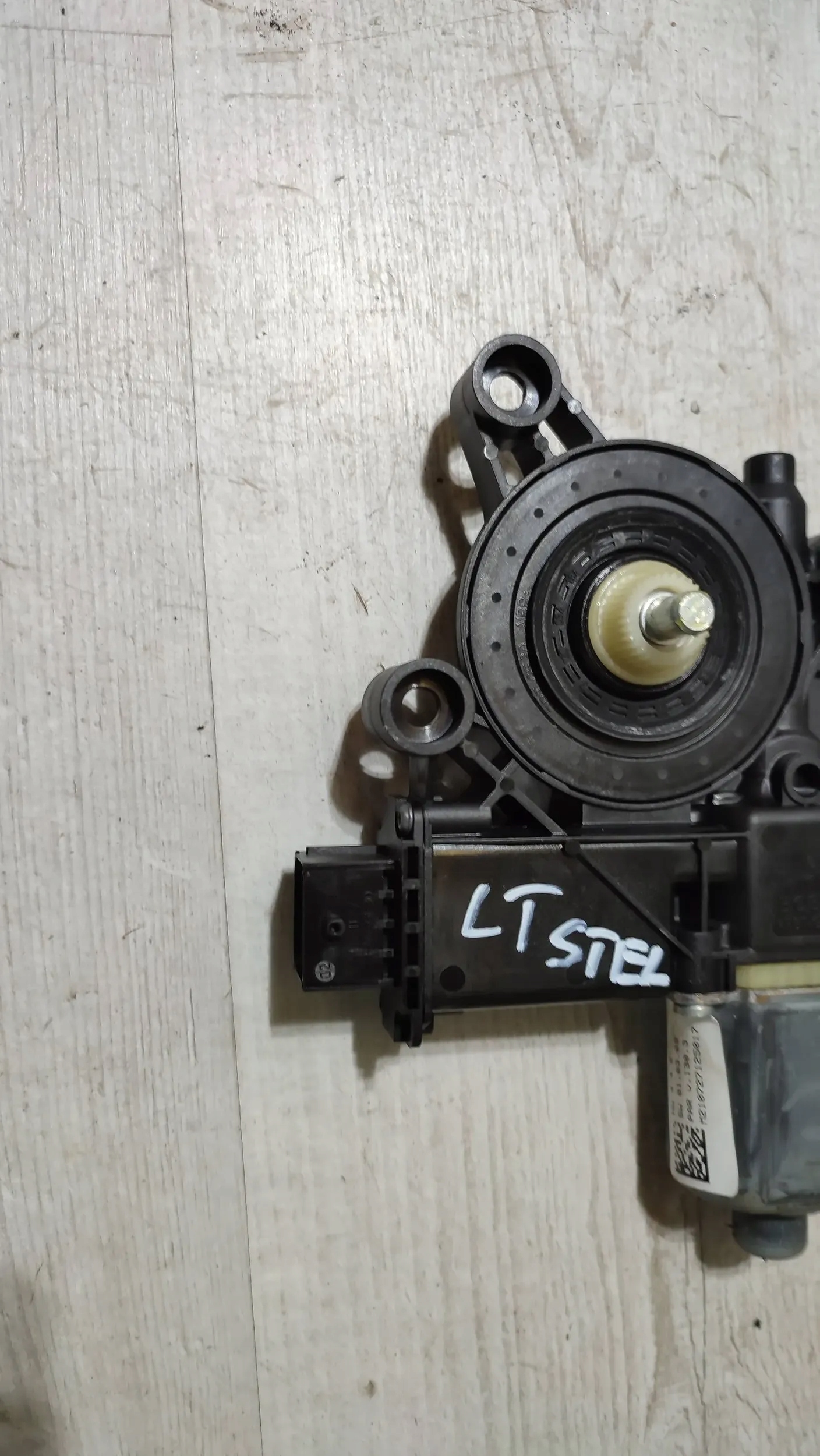 Alfa Romeo Stelvio 2021 mini motor lifting windows left rear part