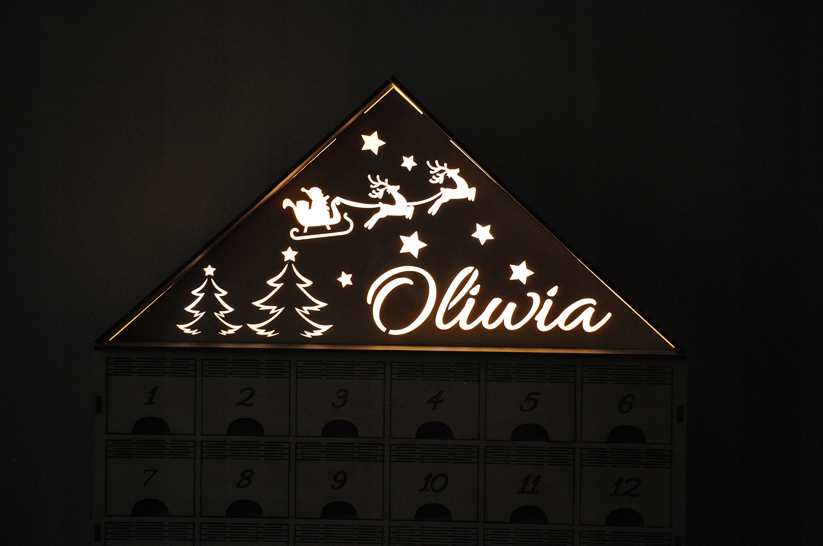 DOMEK KALENDARZ ADWENTOWY Z IMIENIEM - LAMPKI LED Kod producenta ArtisKal5