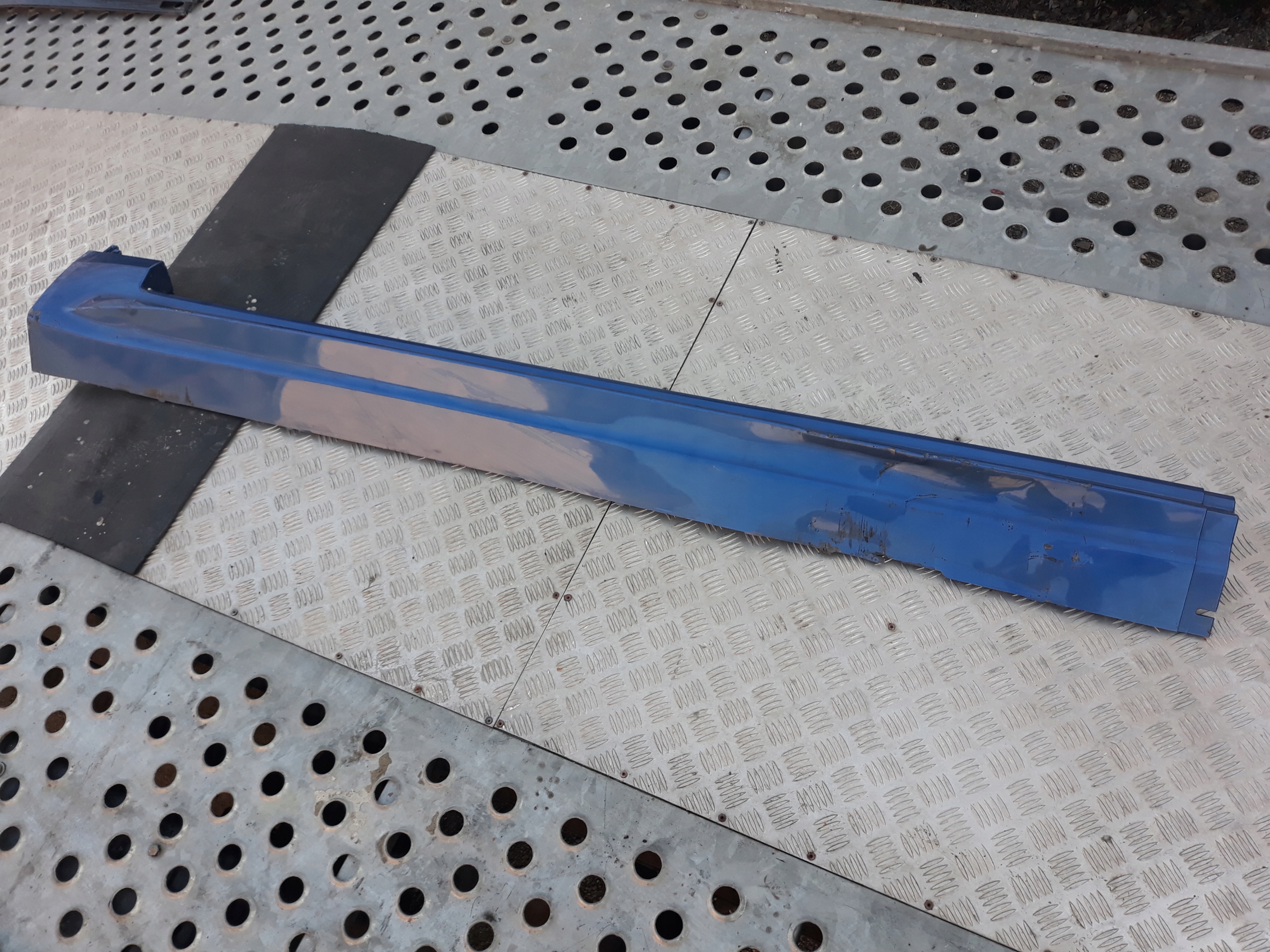 VOLVO XC90 PRÓG LEWY LISTWA PROGOWA 31672370