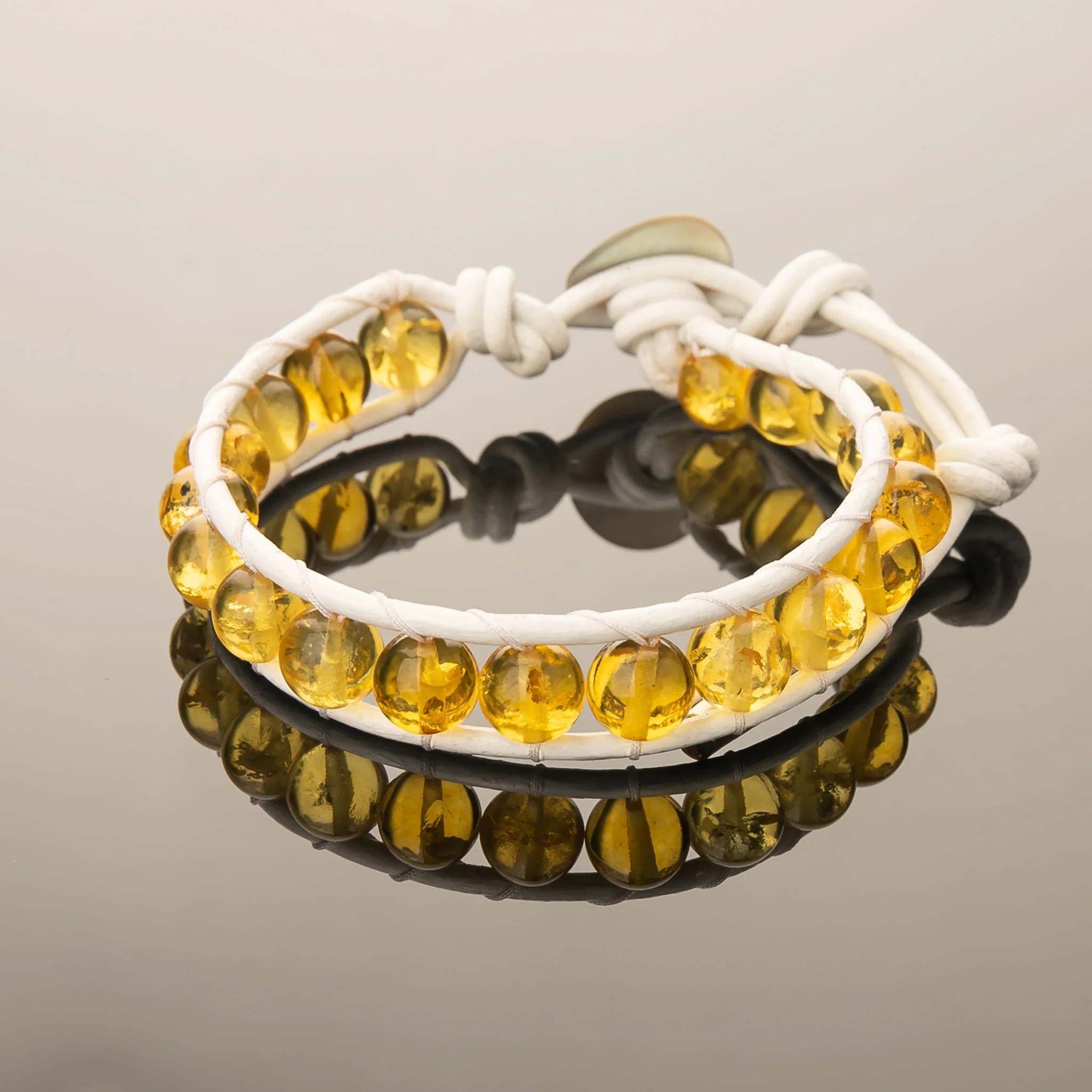 Dámský kožený náramek s jantarem nastavitelná Velikost jemný