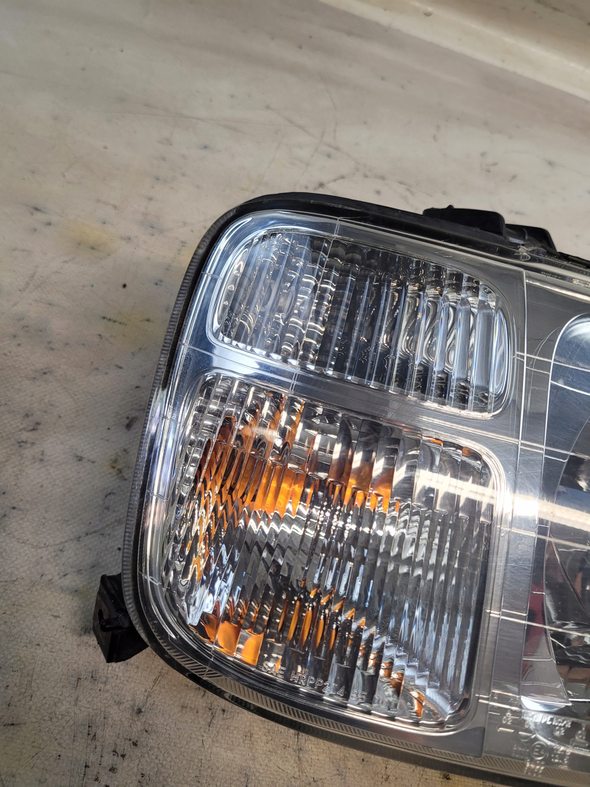 light right front HONDA CRV and 00r.