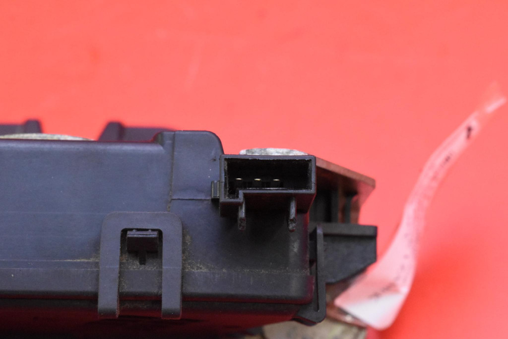lock bonnet rear part boot 495058724 OPEL ZAFIRA B 05-10