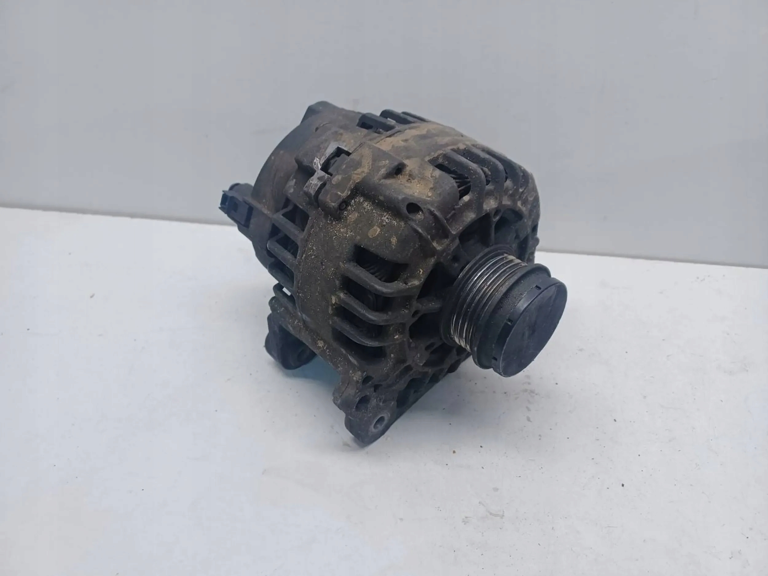 Vw PASSAT B5 1,9 TDI Alternator