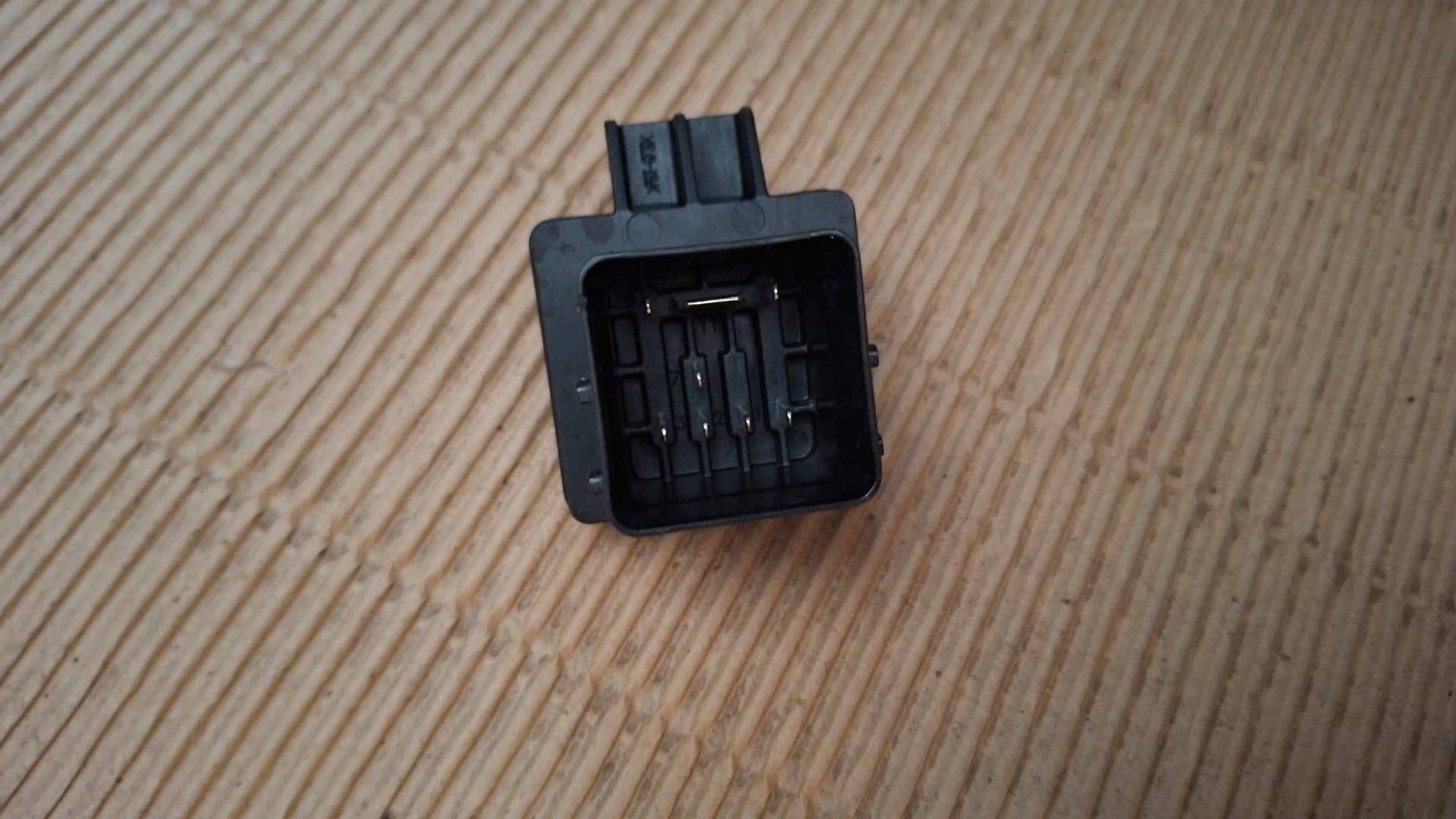 control unit plugs zarowych Renault Espace V (RFC) 110675590R