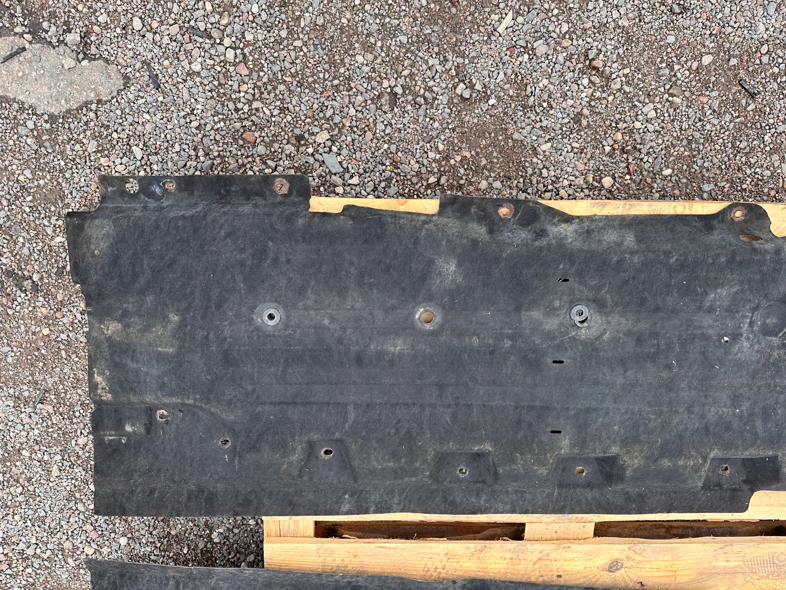 cover chassis side side lower lower Lincoln Continental 2017r