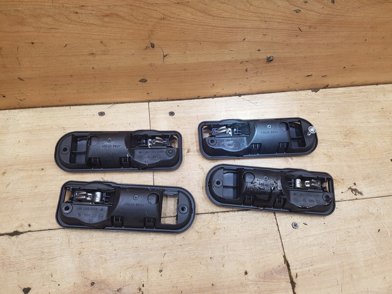 ручка двери передняя зад 4SZT комплект vw Golf V PLUS